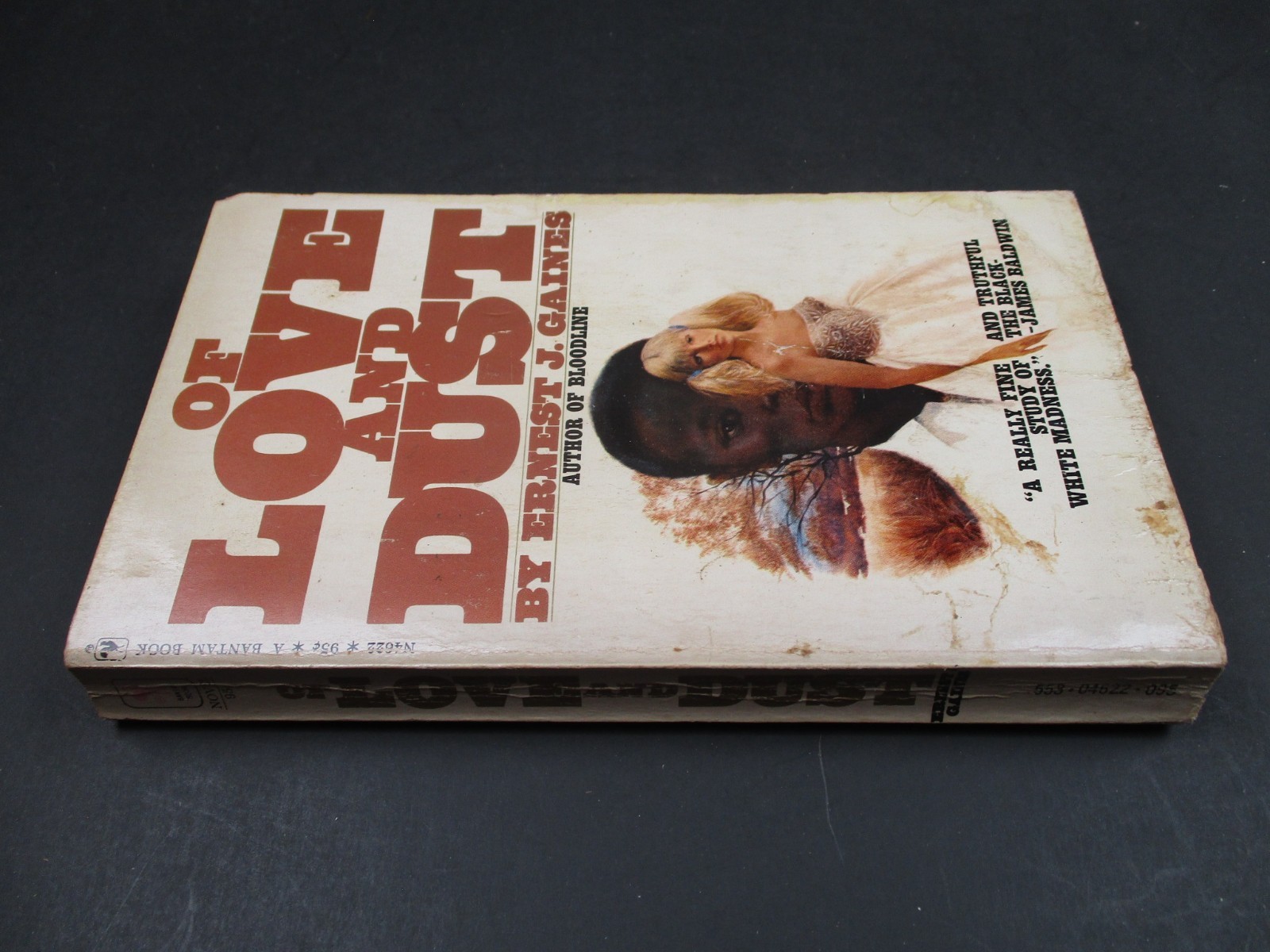 OF LOVE AND DUST by Ernest J. Gaines Bantam Book 1969 Paperback PB-N4622 SLEAZE