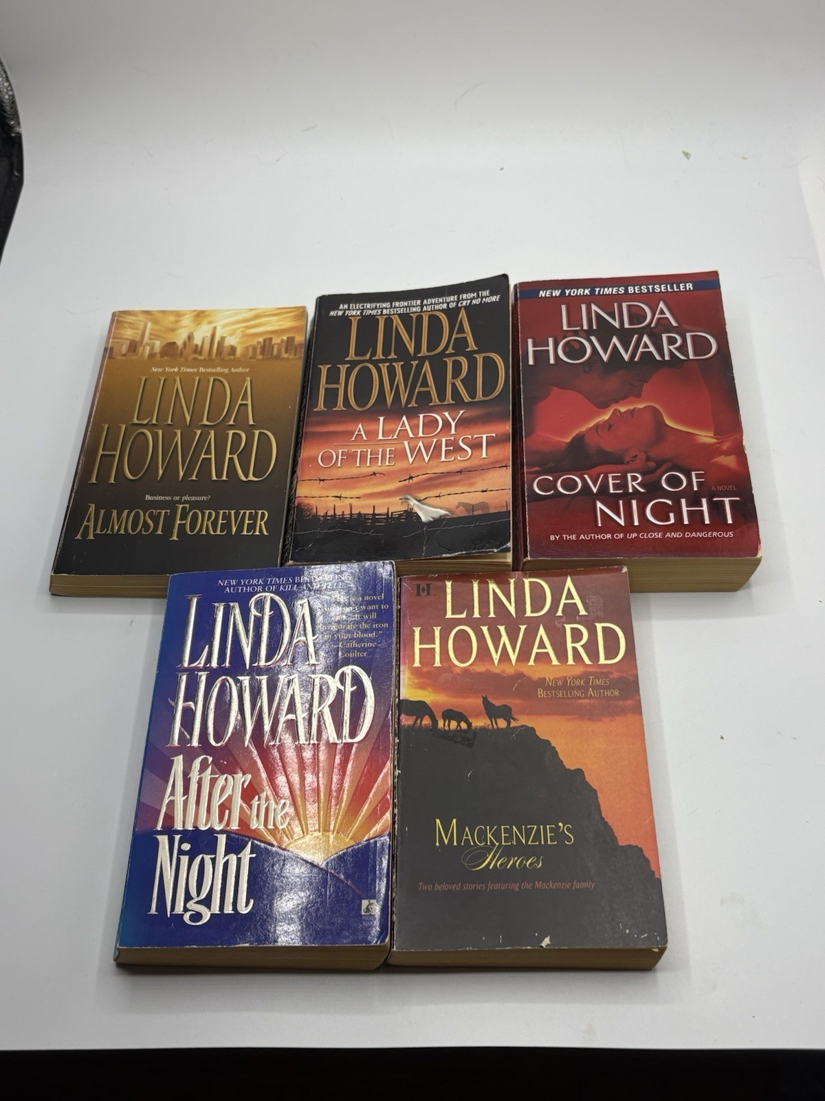 Linda Howard Book Lot x37 Paperback