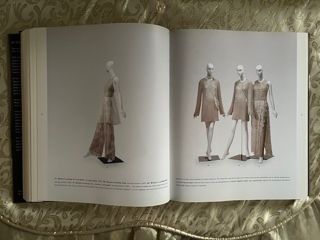 Giorgio Armani Guggenheim Museum exhibition catalog 10.5×12″ book hardcover New
