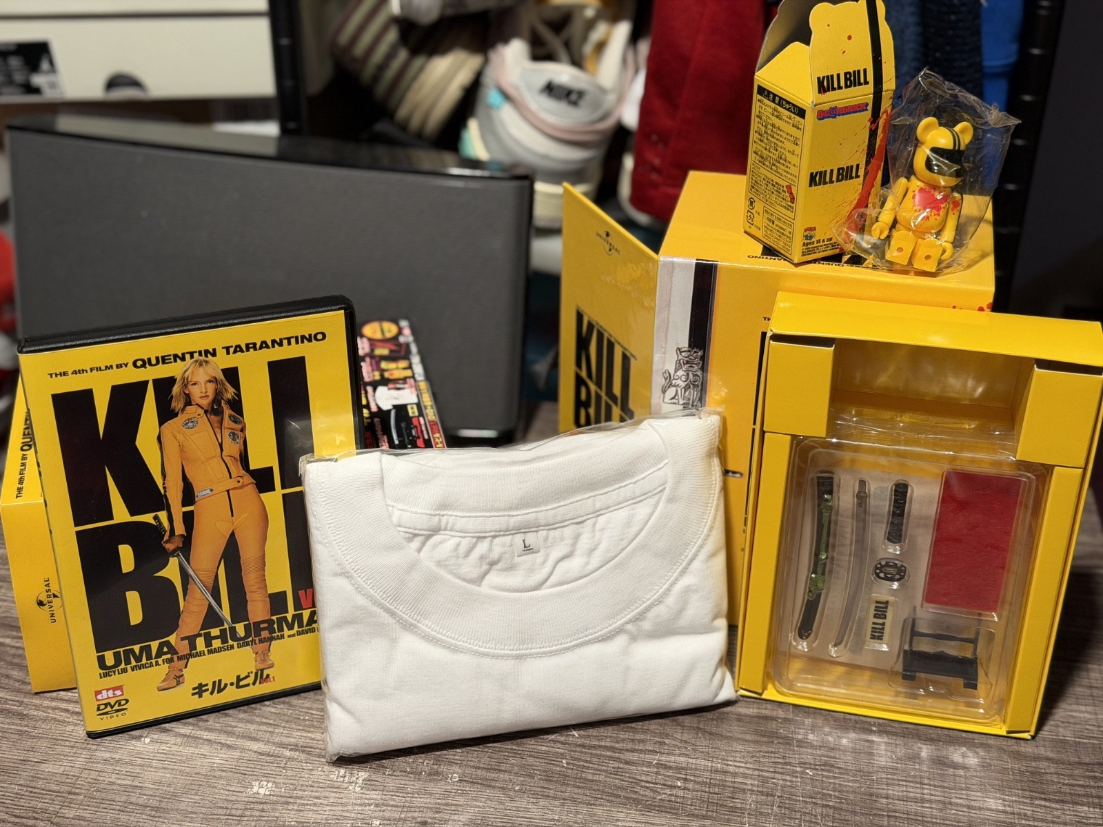 Kill Bill Vol 1 DVD Box Set Japan R-2 NTSC Shirt Hanzo Sword Bearbrick Tarantino