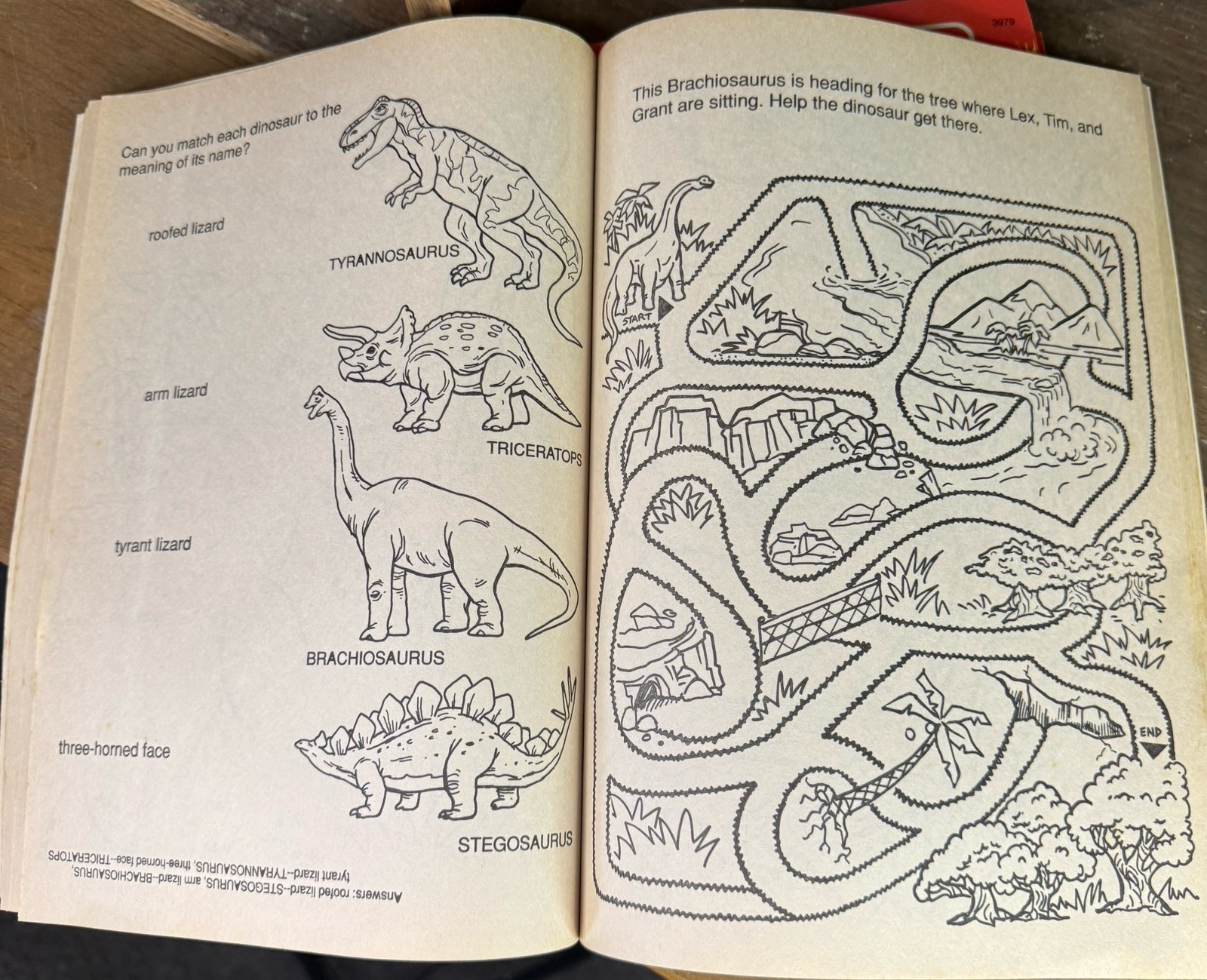 Vintage Jurassic Park A big color/activity book – Golden Books