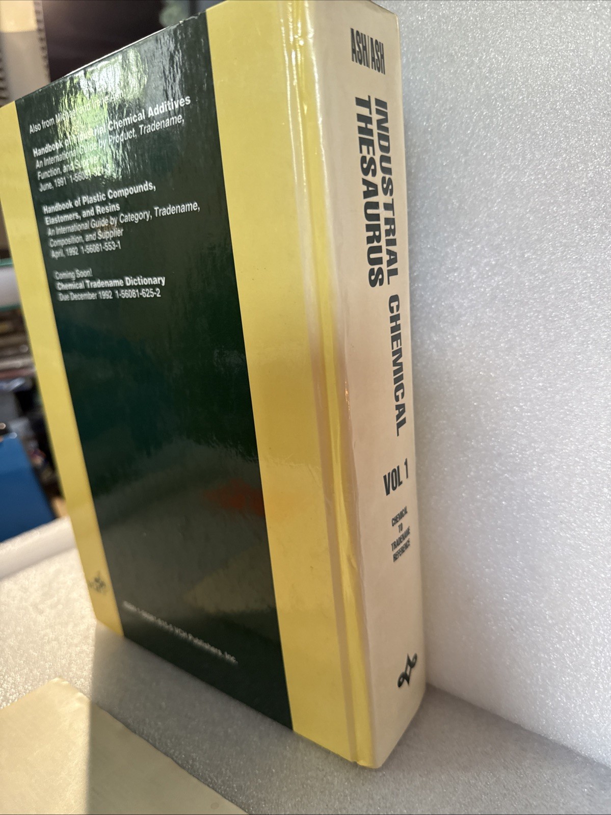 Industrial Chemical Thesaurus 2nd Edition By Ash, Michael & Irene Ash Vol 1-2.