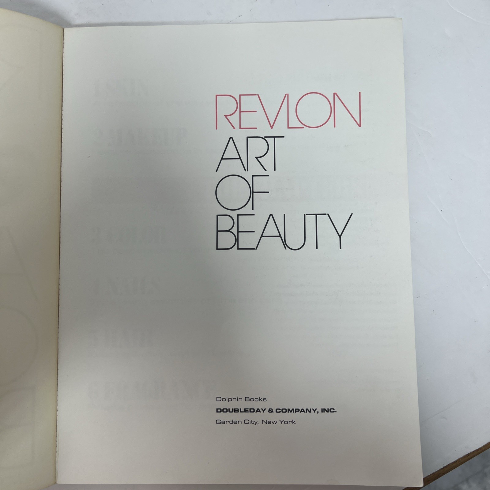 1982 REVLON ART OF BEAUTY WORKBOOK THAT SHOWS YOU HOW TO LOOK YOUR BEST