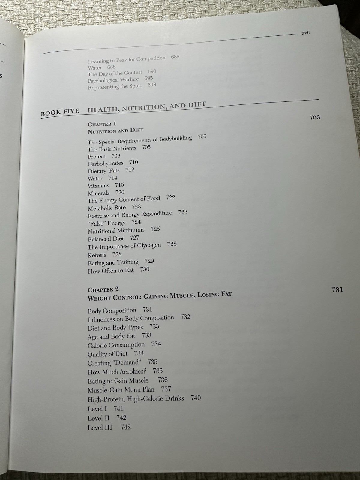 The New Encyclopedia of Modern Bodybuilding by Arnold Schwarzenegger Paperback