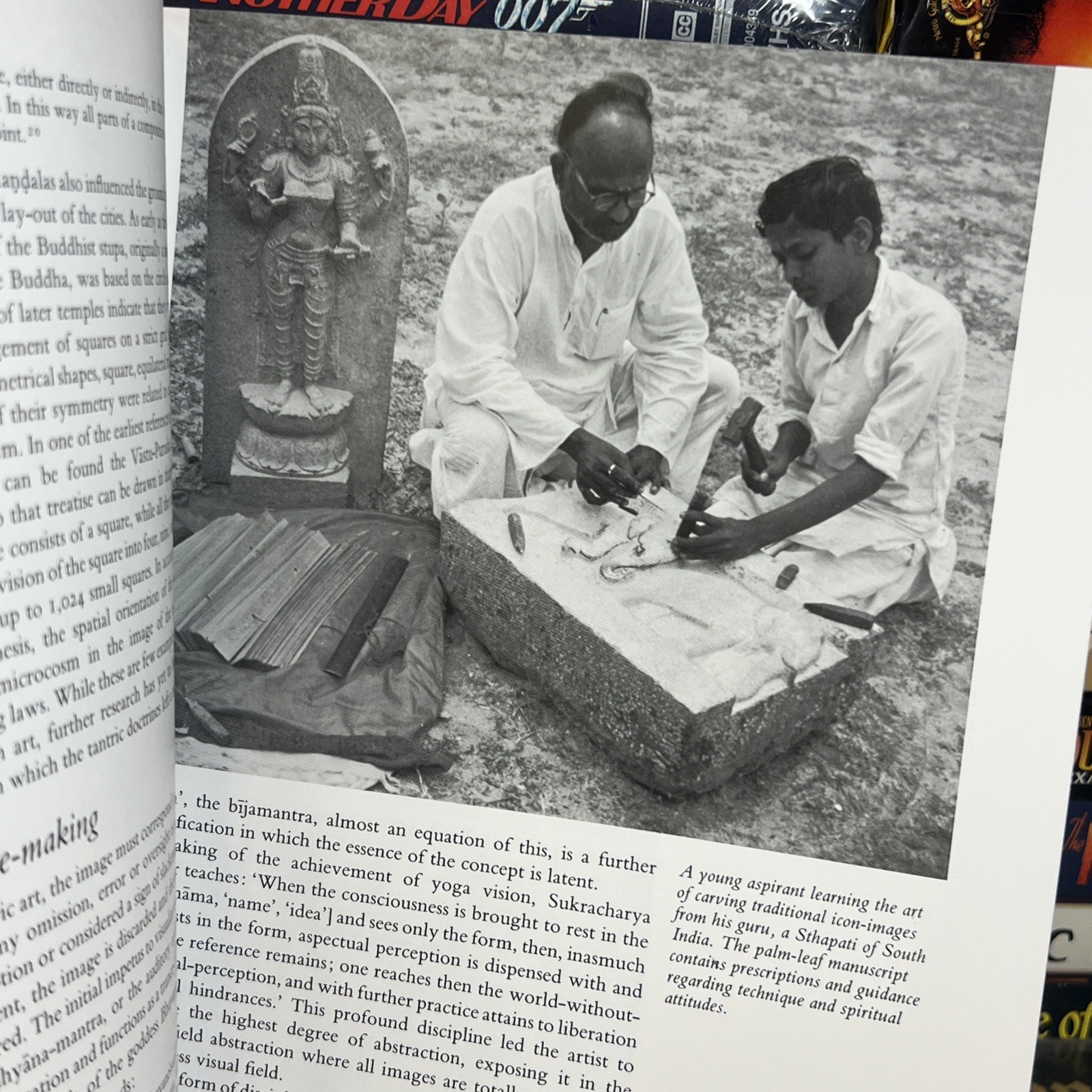 The Tantric Way Art Science Ritual by Ajit Mookerjee & Madhu Khanna Illustrated