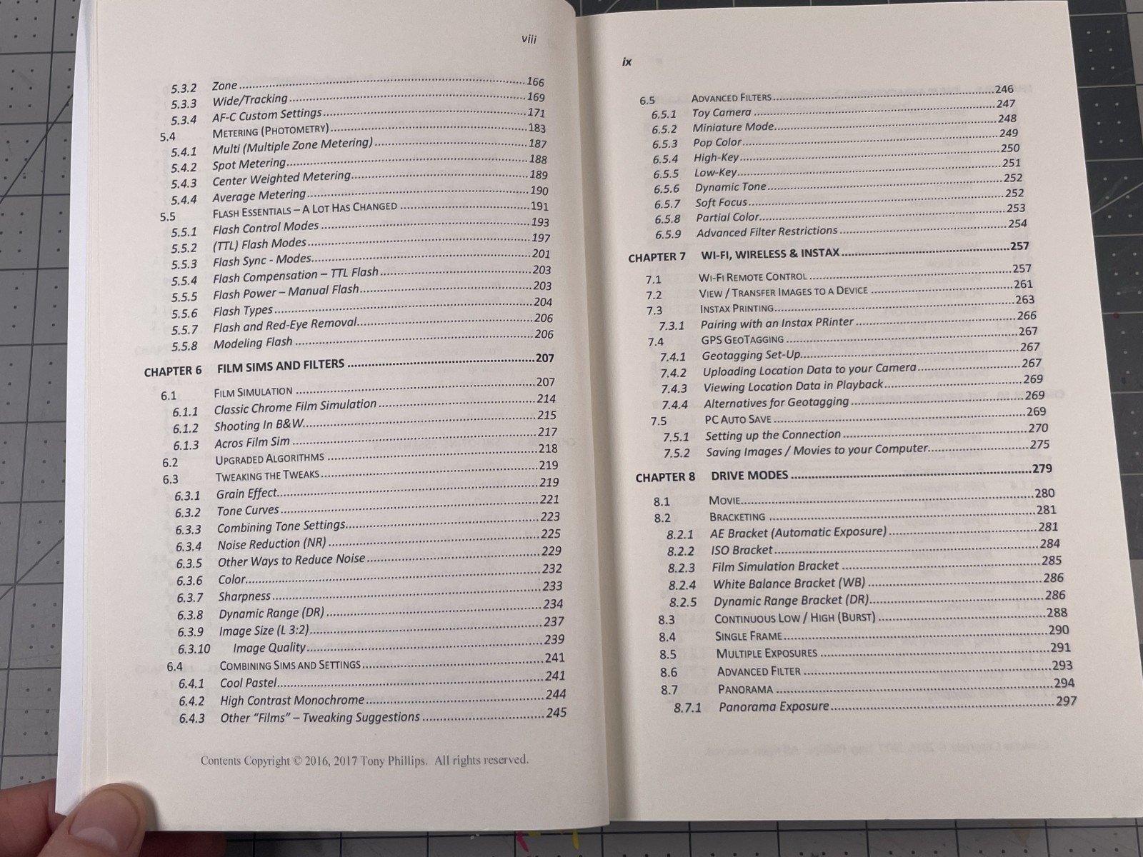 The Complete Guide to Fujifilm’s X-T2 Tony Phillips Version 1.2 Book