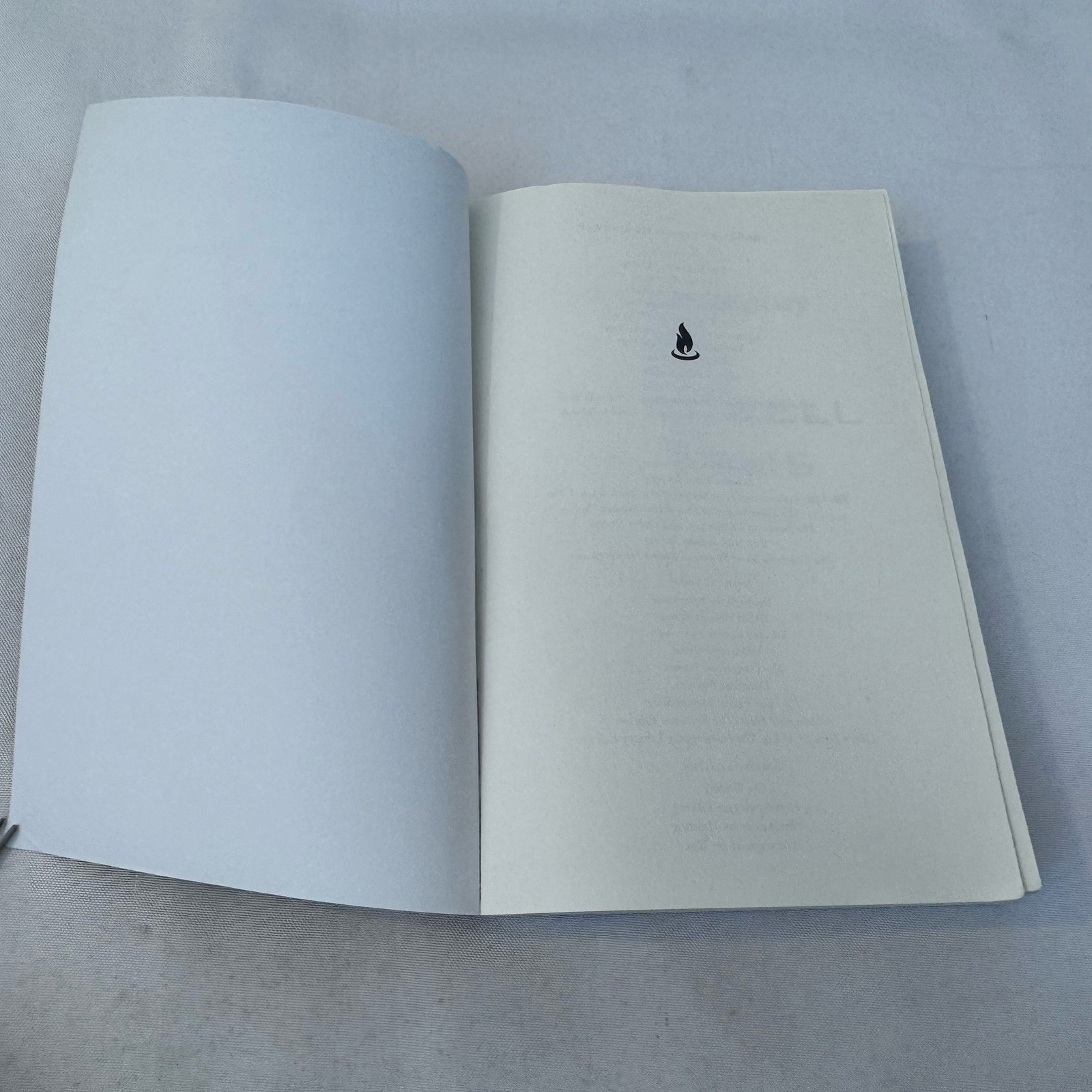 A Farewell to Arms by: Ernest Hemingway (2014, Scribner, Trade Paperback, Acc…