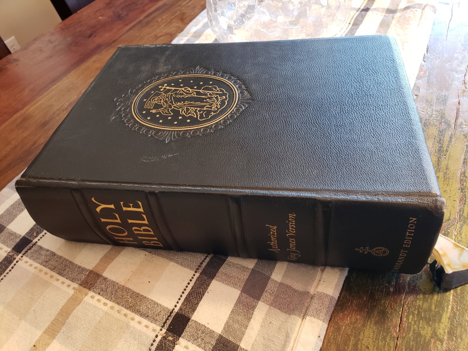 BIG Bible Authorized King James Version Rembrandt Edition Illustrated HC 1977