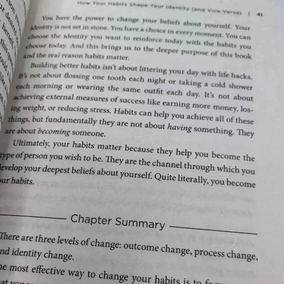 Atomic Habits by James Clear Build Good Habits & Break Bad Ones (Paperback)