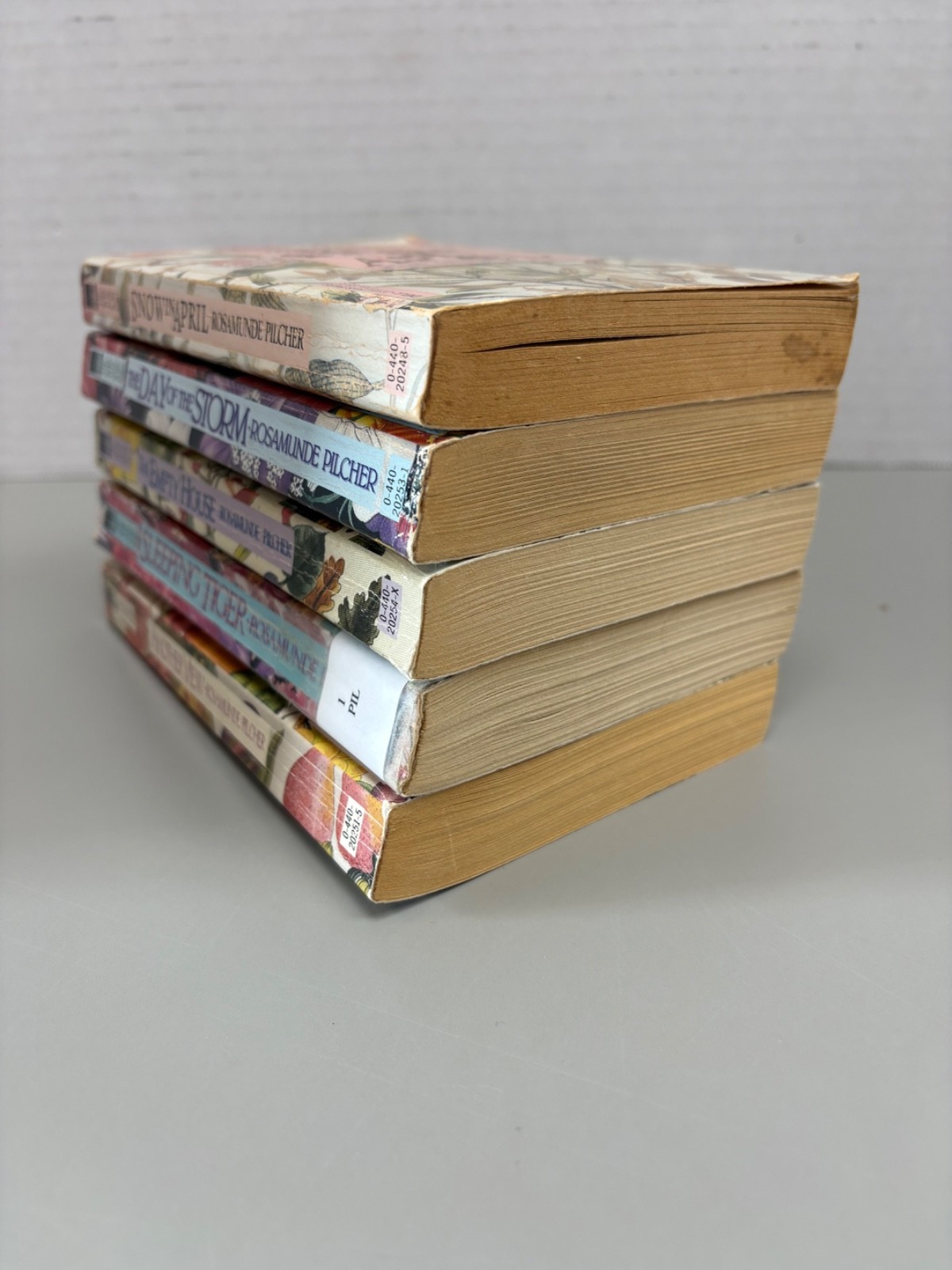 Rosamunde Pilcher Lot of 5 Vintage Paperbacks (See Photos for Titles)