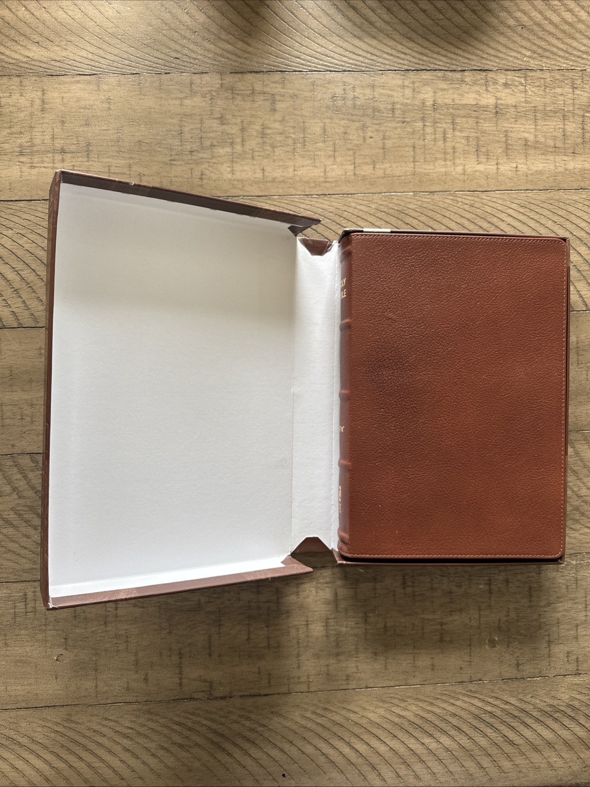 NIV Giant Print Thinline Bible Brown HC Genuine Buffalo Leather 124.99 Retail