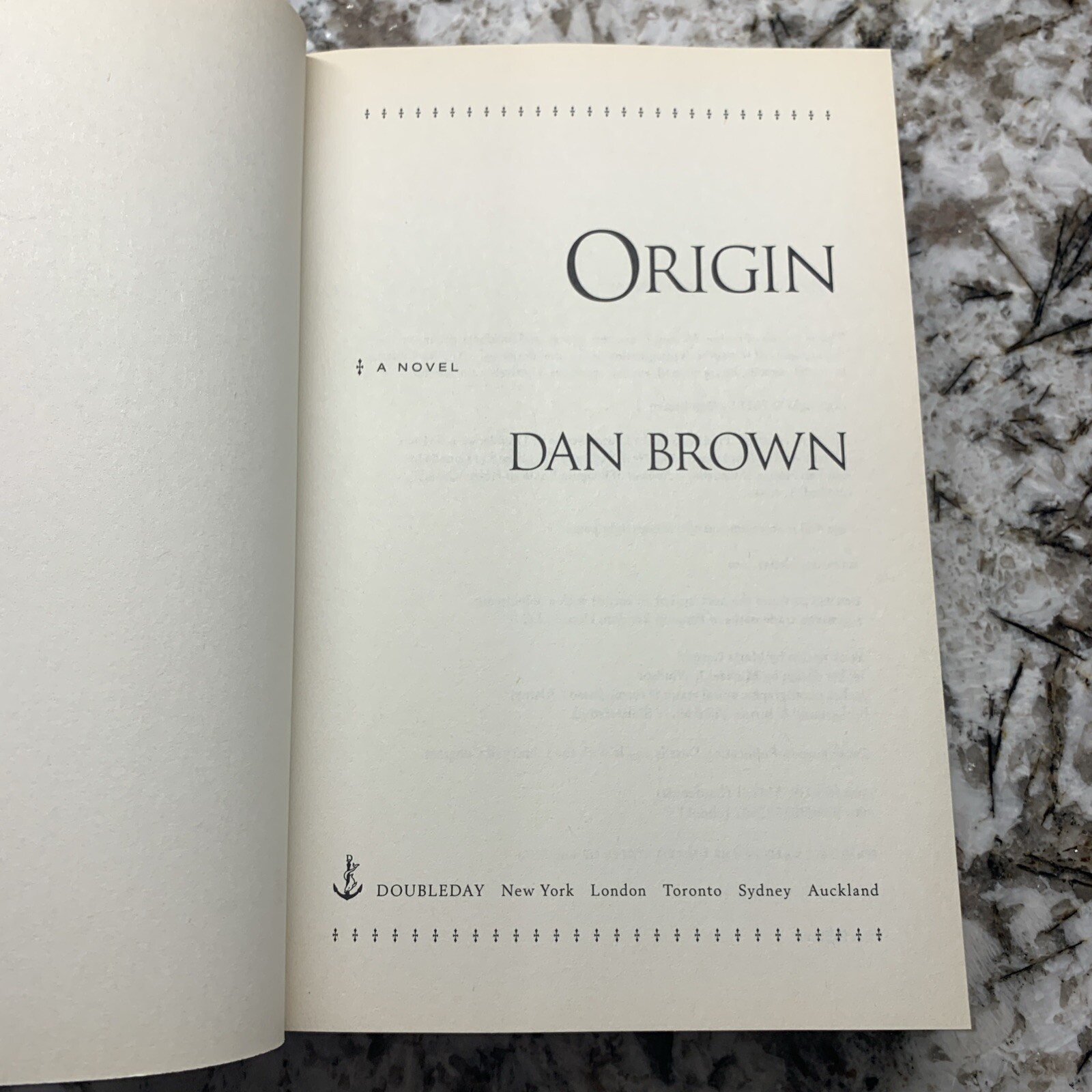 Origin : A Novel by Dan Brown (2017, Hardcover) First Edition First Print