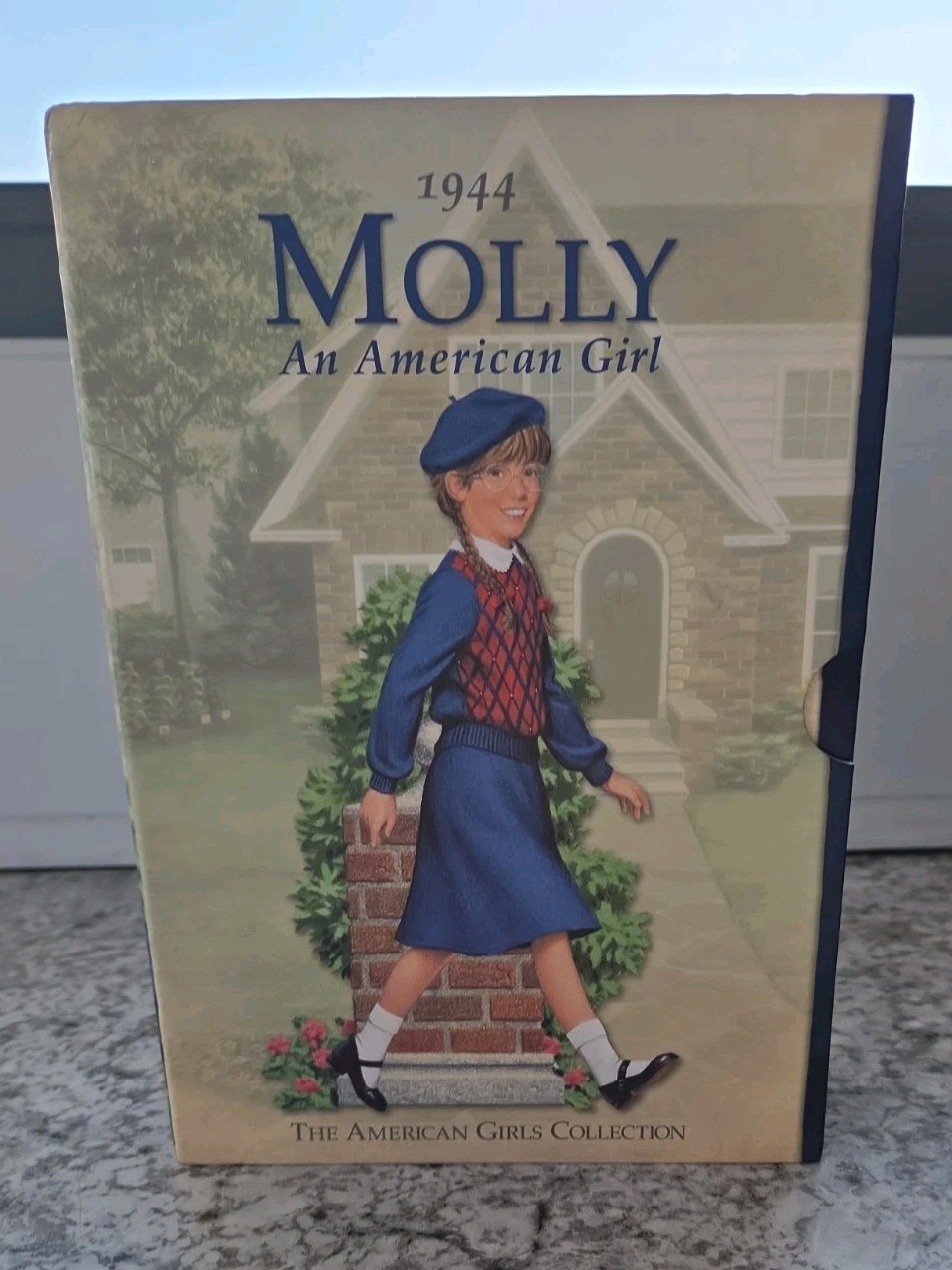 Molly 1944 – American Girl Collection Box Set Books 1- 6 *READ Description*