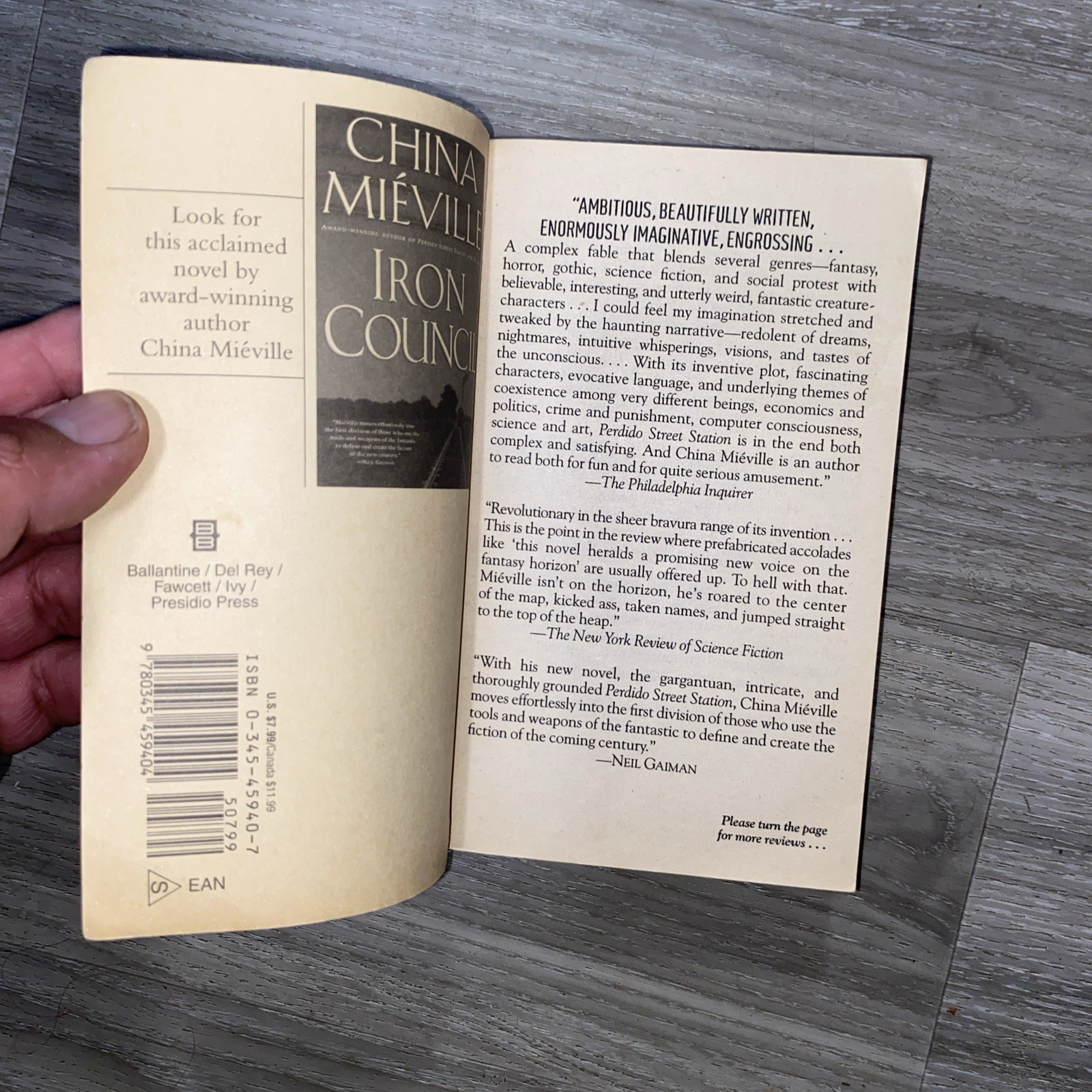 Perdido Street Station by China Miéville (2003, Mass Market)