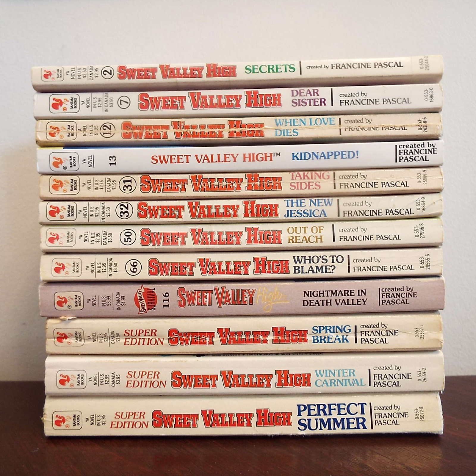 Lot 12 SWEET VALLEY HIGH Series Vtg Books by Francine Pascal