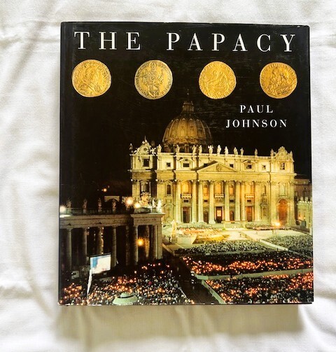 Book The Papacy by Paul Johnson 1997 Printed in Italy 10.5 x 11.5 x 1 in read