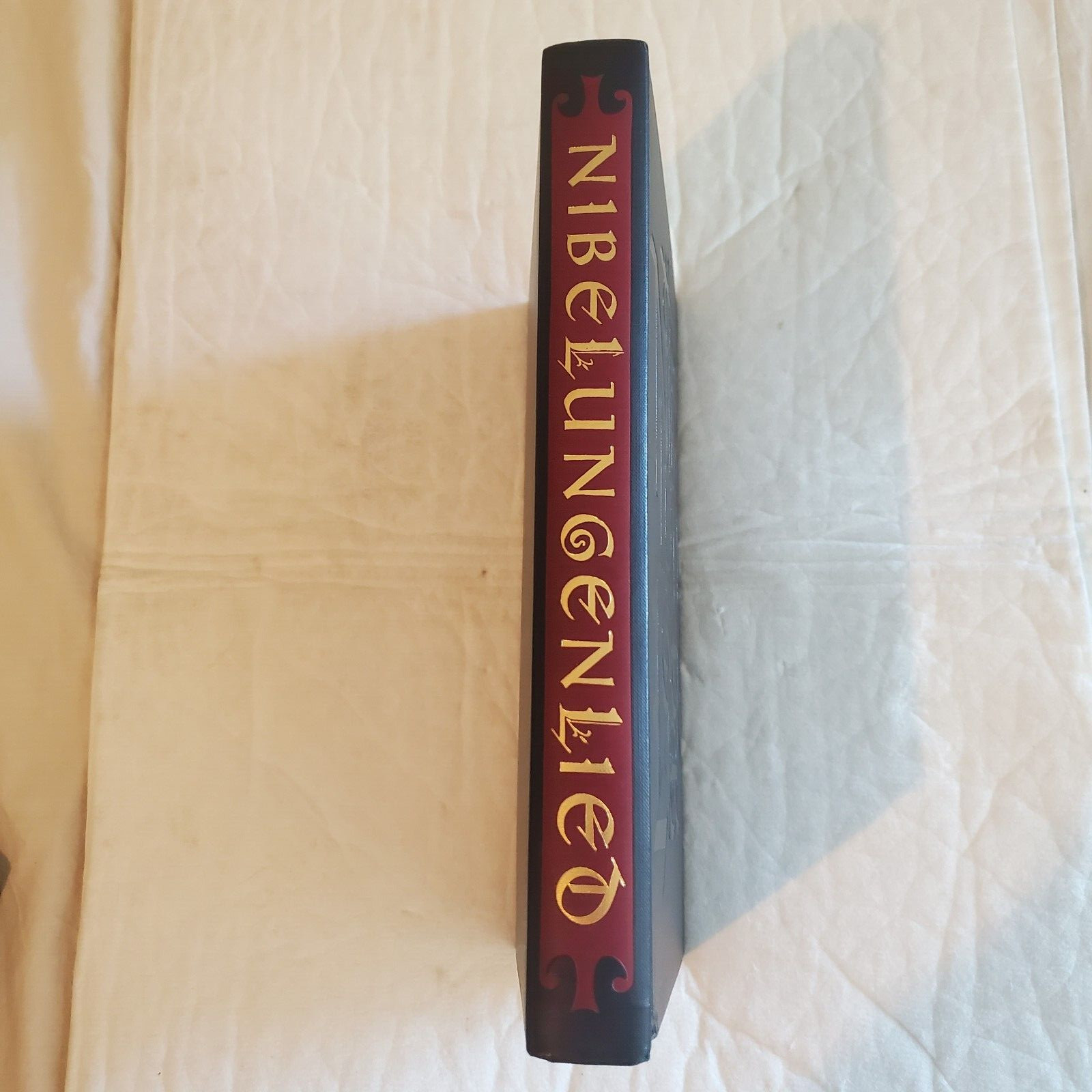 Nibelungenlieo vintage book by the limited edition club 1491 out of 2000 VG