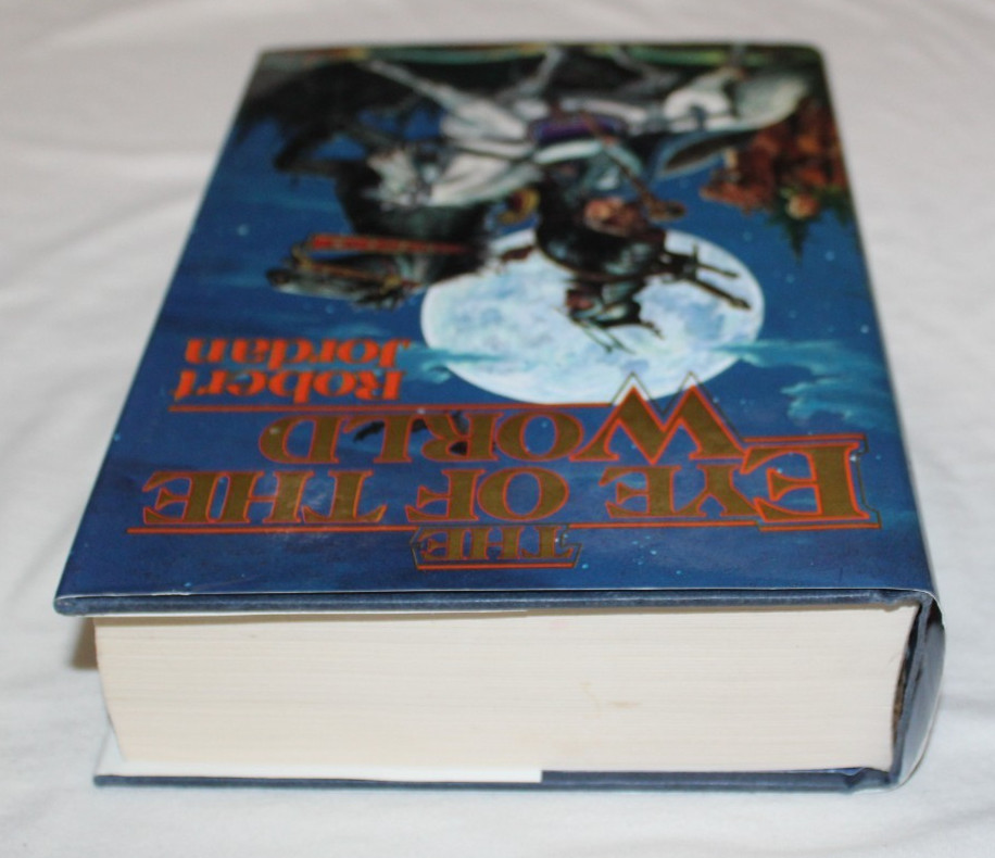 The Eye of the World (The Wheel of Time, Book 1) Robert Jordan Hardcover – GOOD