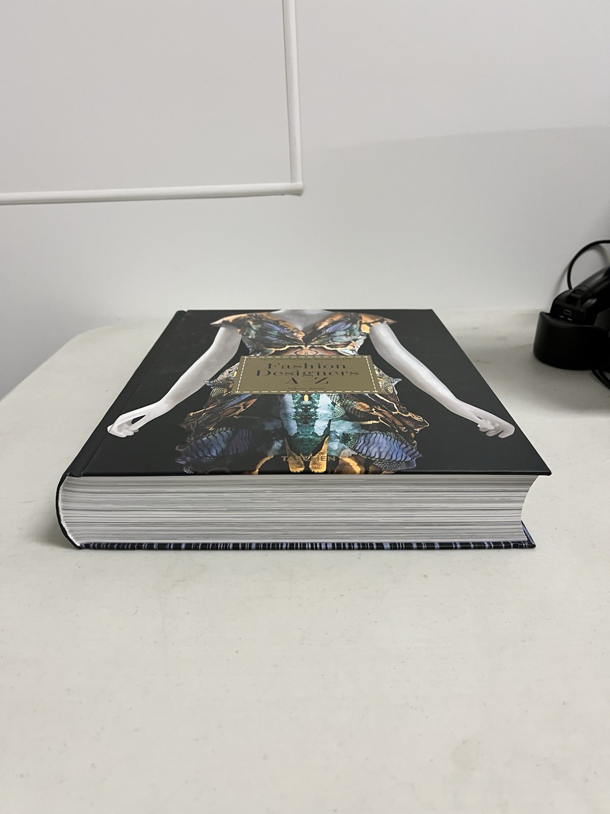 The Collection of the Museum at FIT Fashion Designers A-Z Taschen NEW!