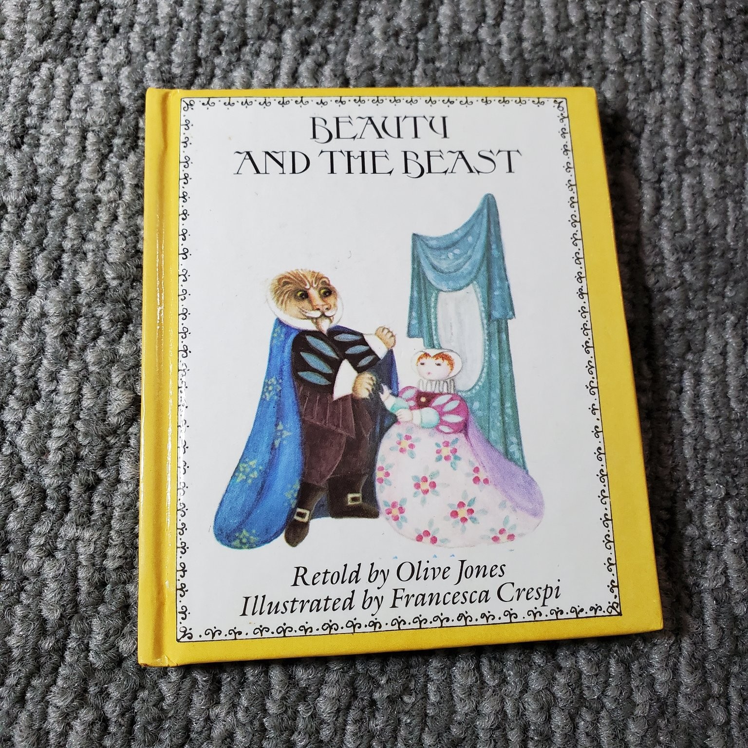A Little Box of Fairy Tales Olive Jones 1983 Illustrated Dial Books 4 Mini Set