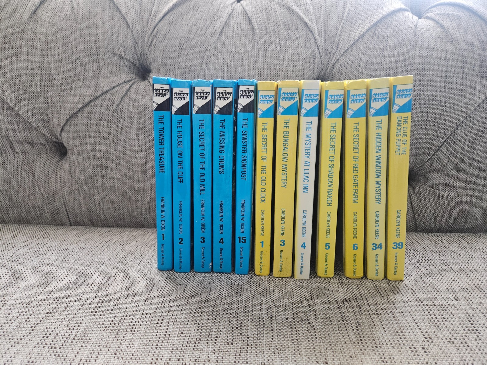Mixed Lot of 12 Nancy Drew and Hardy Boys Books – Hardcover (good)