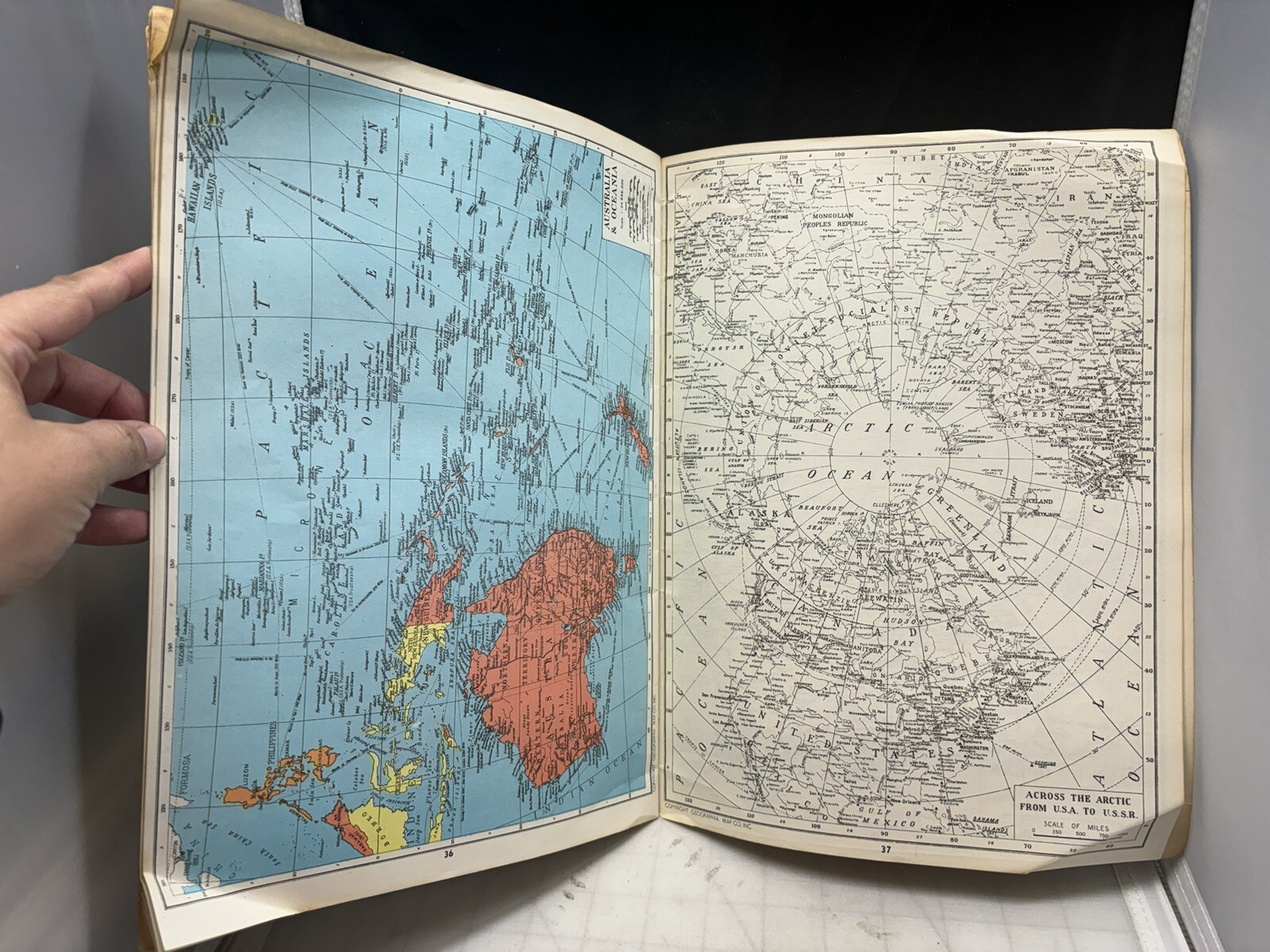 1962 Geographia World Atlas Newly Revised Edition 32 Pages Of Color Maps -MC1