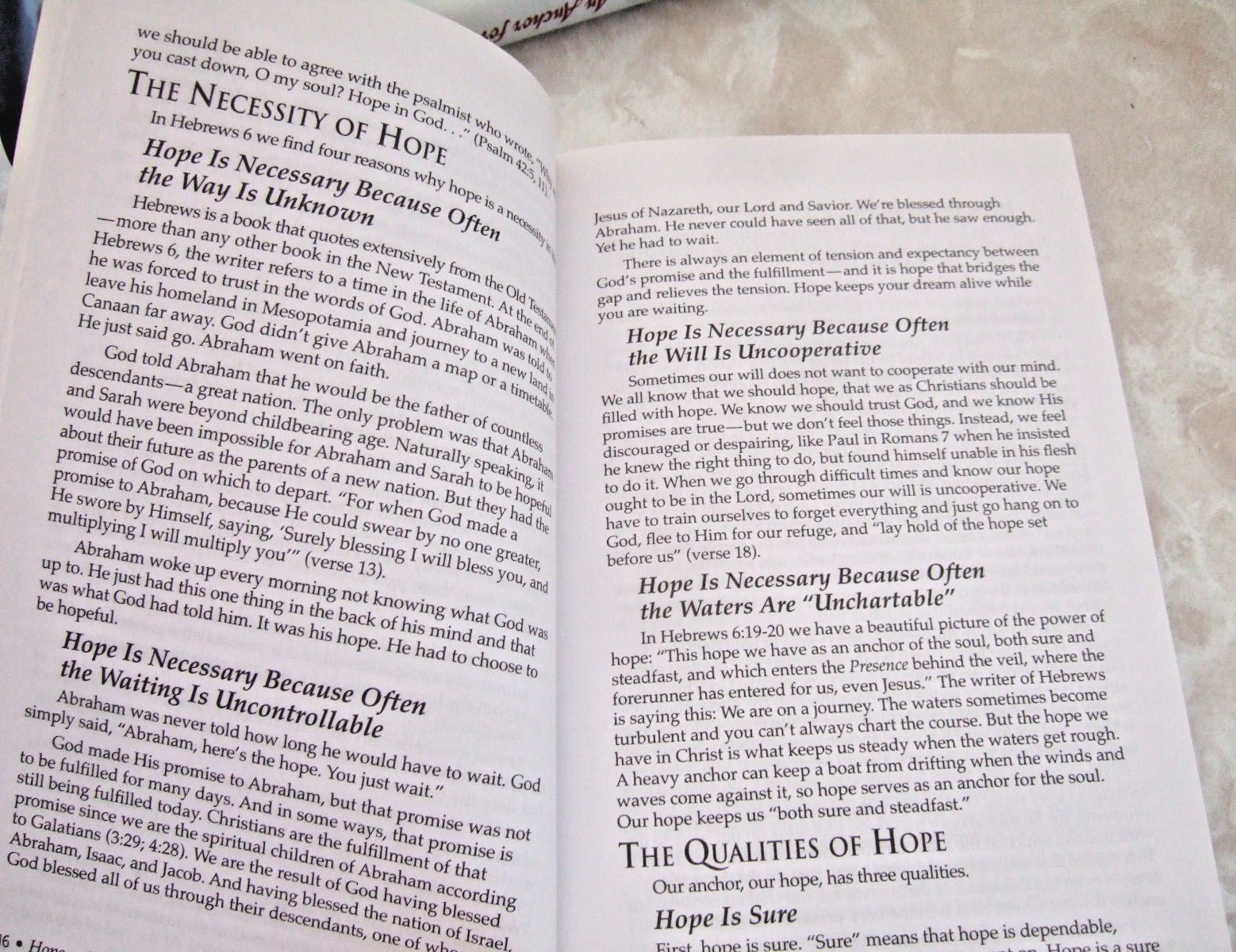 DR. DAVID JEREMIAH HC BOOK AND STUDY GUIDE HOPE AN ANCHOR FOR LIFE 2016