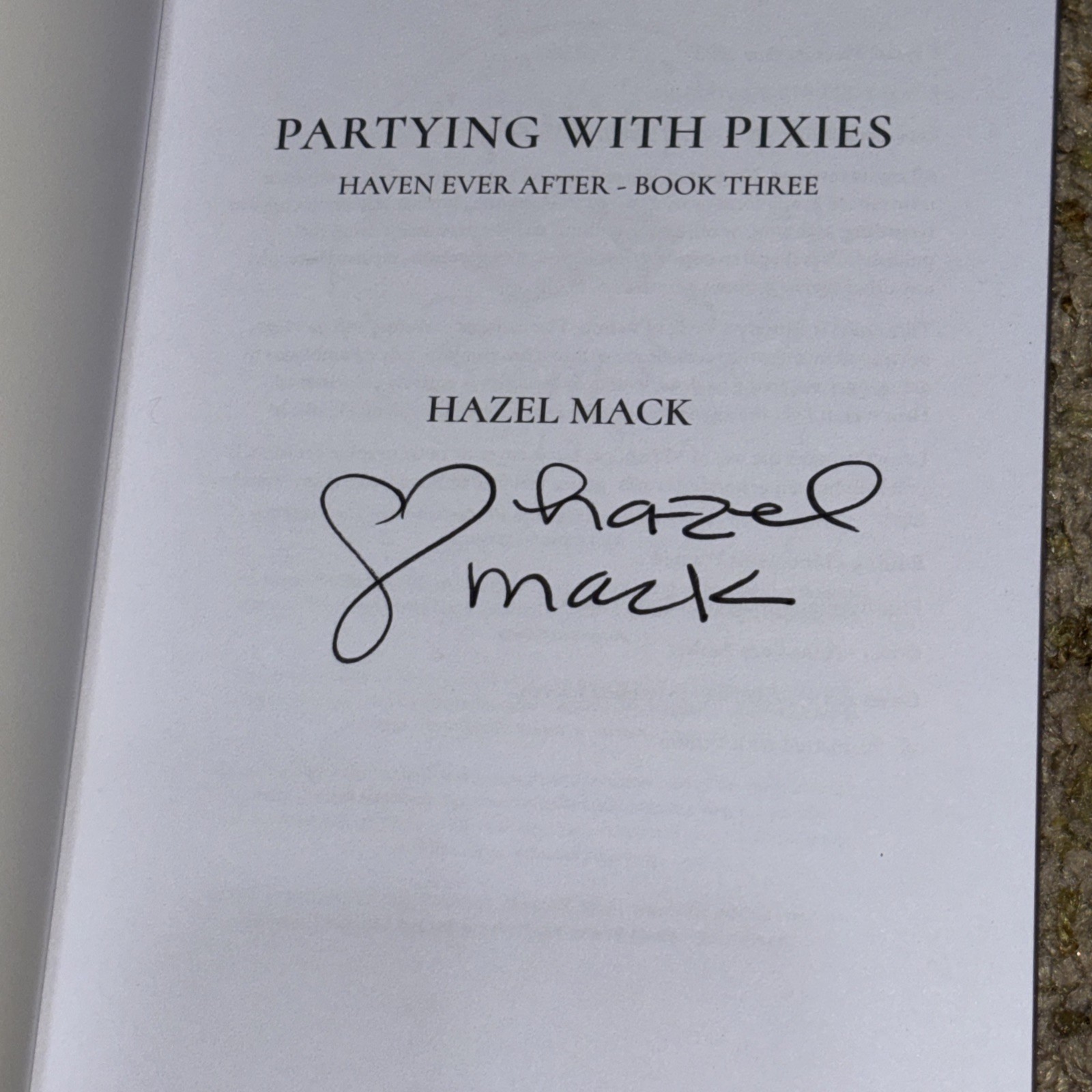 SE Partying With Pixies: A Sweet Small-Town Single Dad Romance