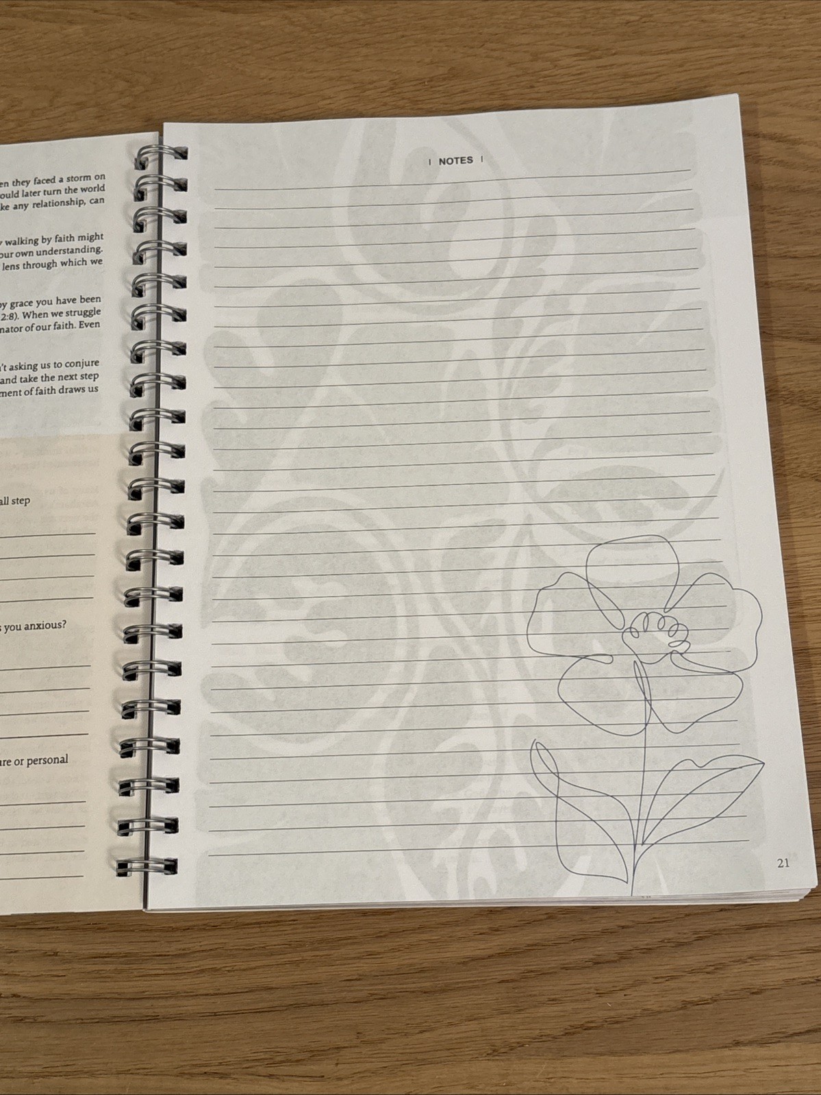 The Bible in a Year Spiral Bound Study Guide Adults English Nonfiction 11”x8.5”