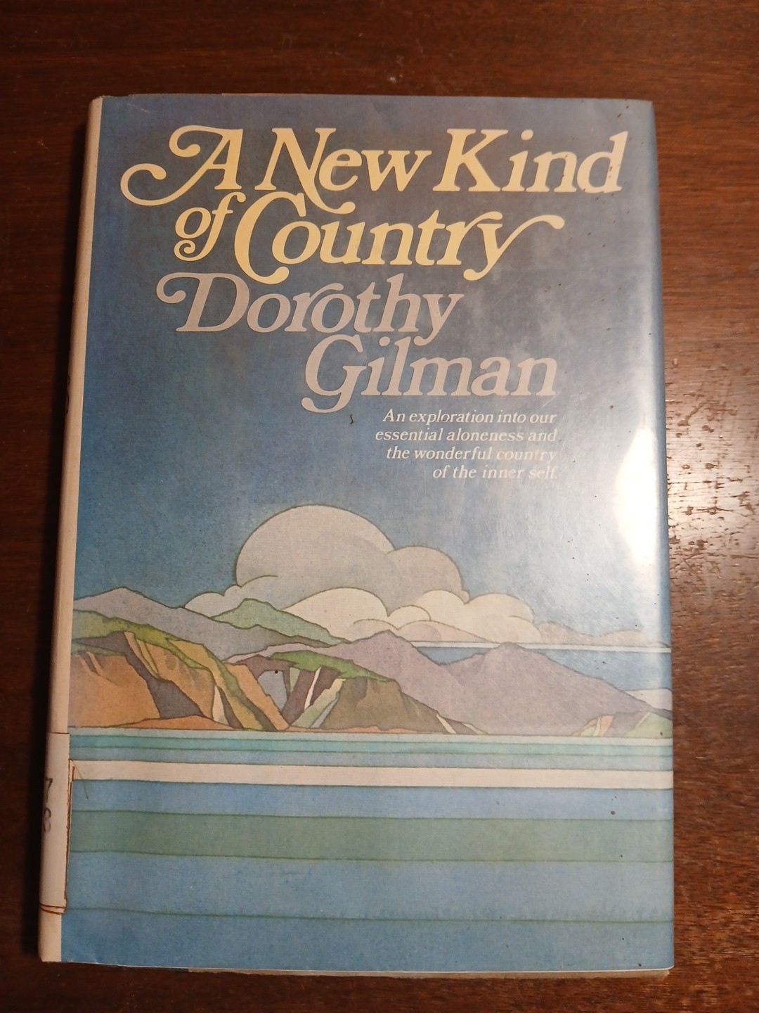 A NEW KIND OF COUNTRY By Dorothy Gilman 1st Edition 1978 HC/DJ Ex-library