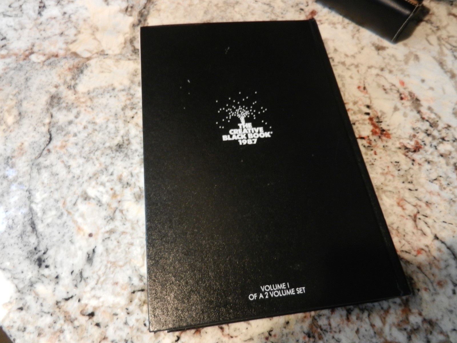 THE CREATIVE BLACK BOOK 1987 Volume 1 HC book ILLUSTRATION PRINT TV advertising