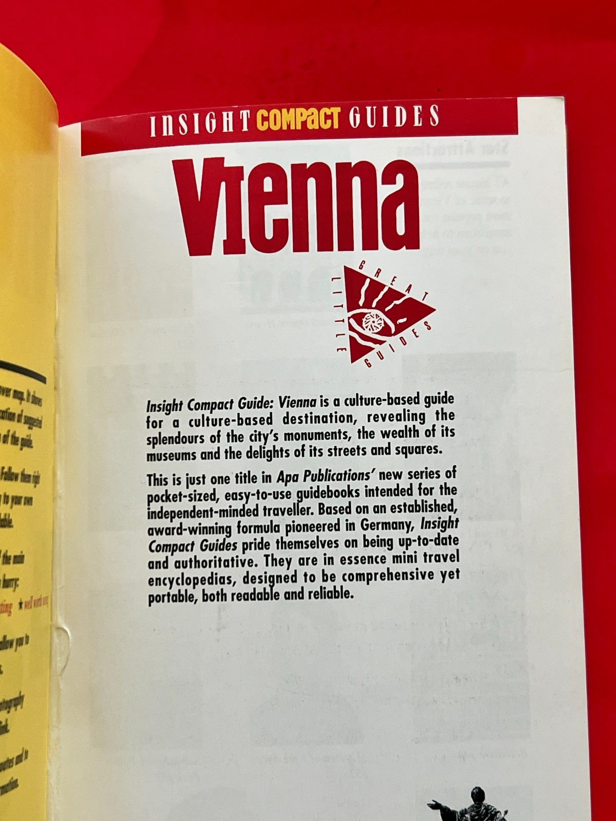 VIENNA ~ Insight Compact Guides ~ Tour Guide ~ 1995 ~ 104 pages