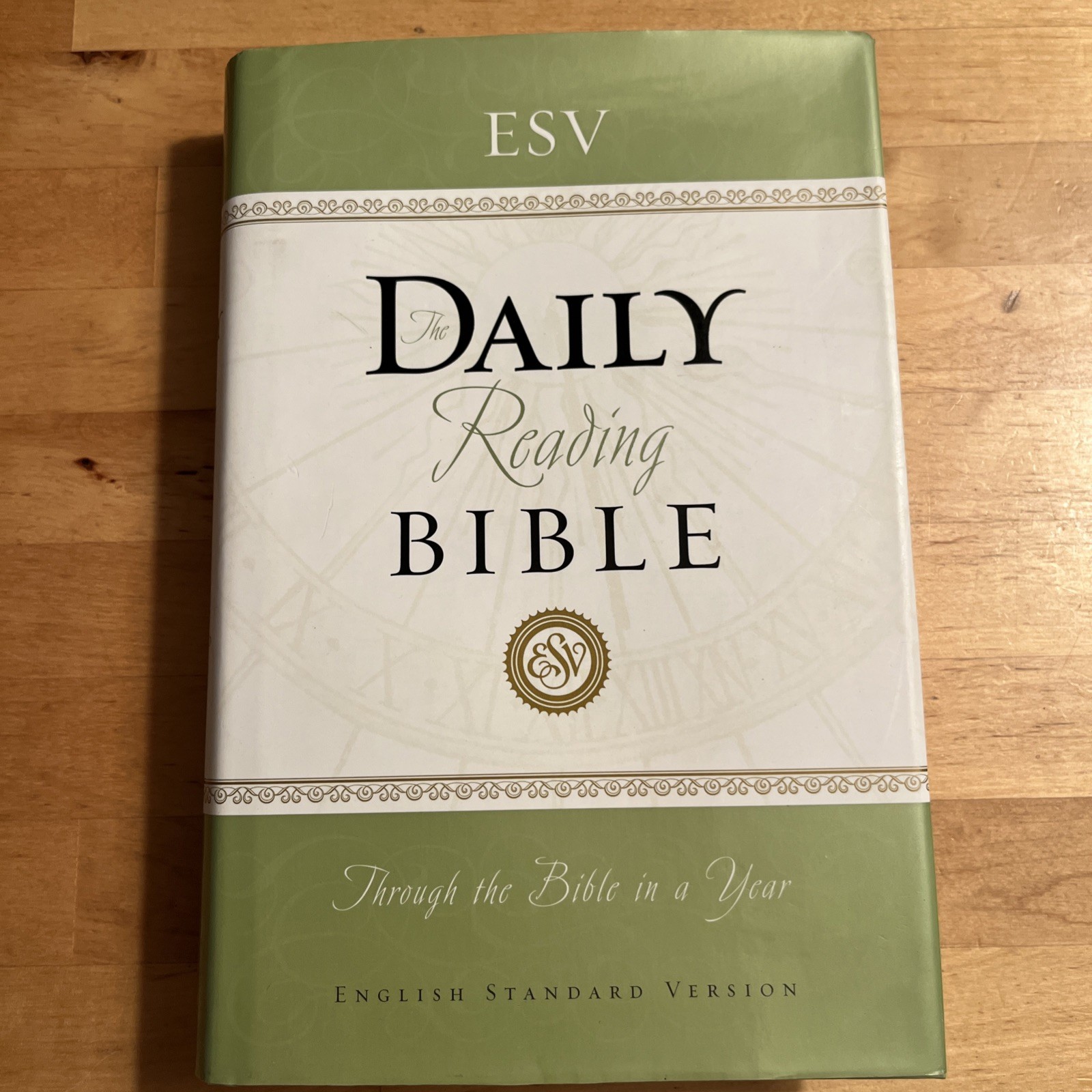 ESV Daily Reading Bible, Hardcover, Through The Bible In One Year – VERY GOOD