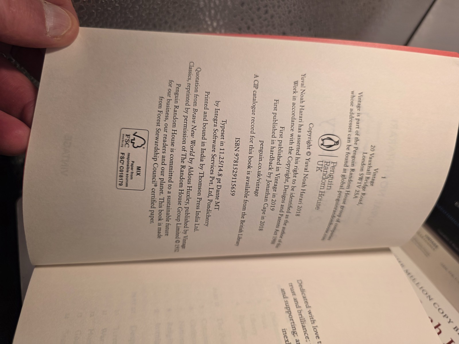 Yuval Noah Harari Box Set – Sapiens Homo Deus 21 Lessons for 21st by VINTAGE
