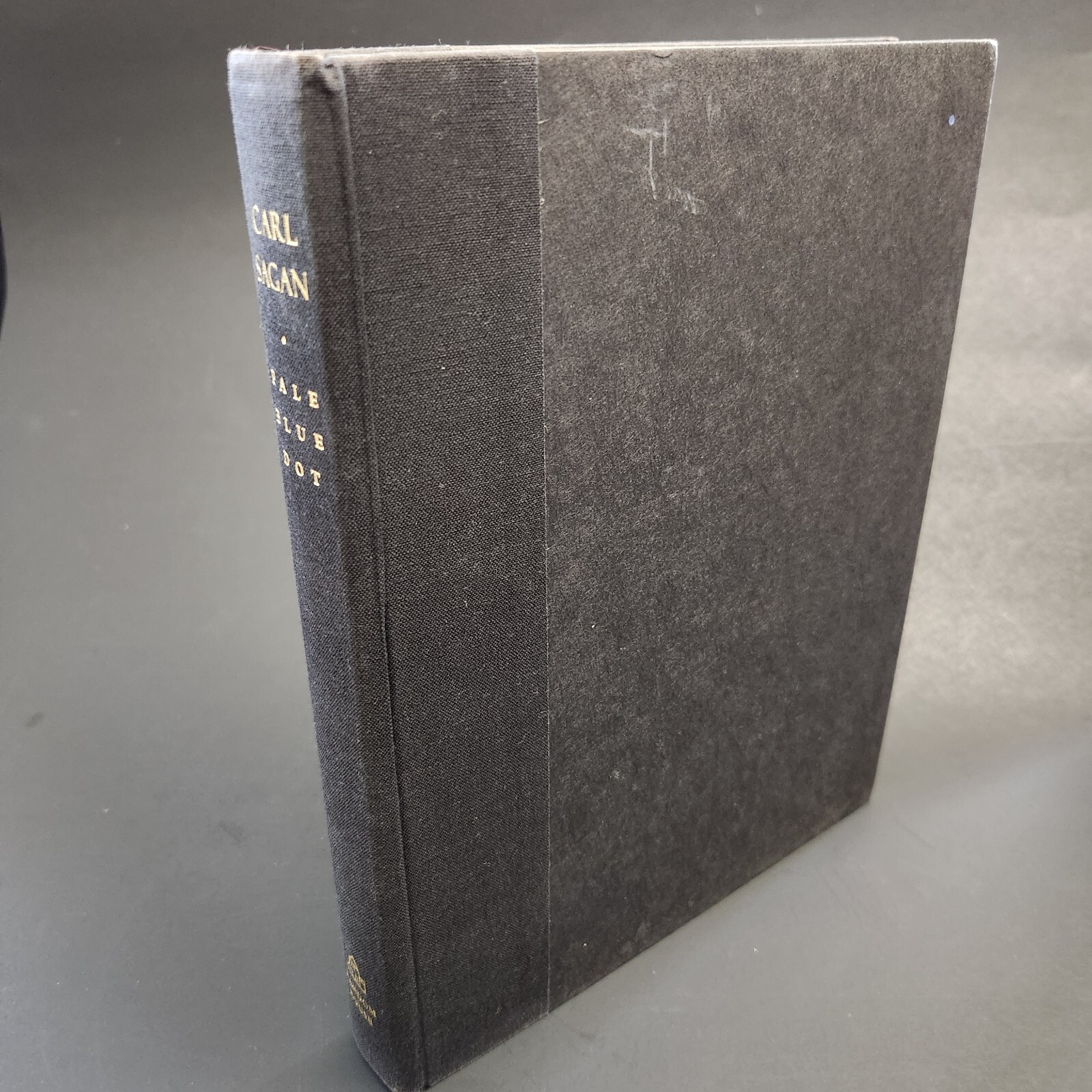 Pale Blue Dot * A Vision of the Human Future in Space 1st Edition- Carl Sagan