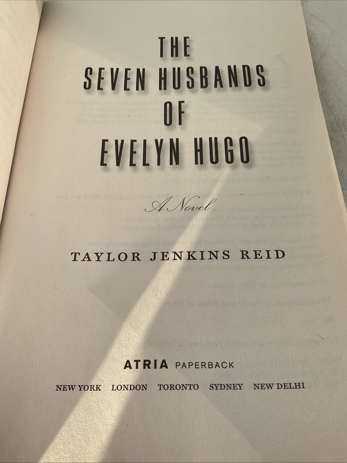 The Seven Husbands of Evelyn Hugo – Taylor Jenkins Reid – 2024 Atria Paperback