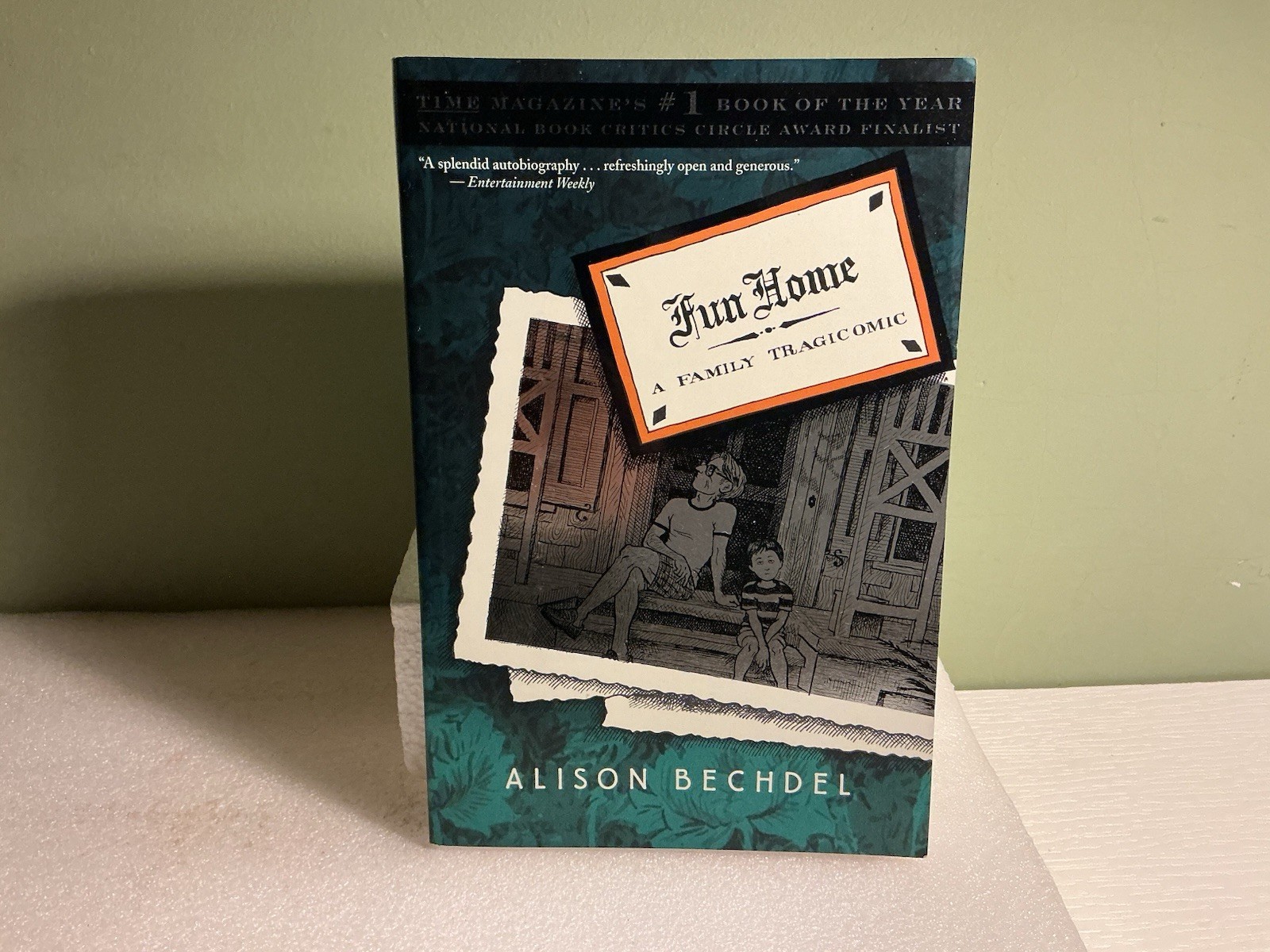 Fun Home A Family Tragicomic Graphic Novel By Alison Bechdel Paperback Like New