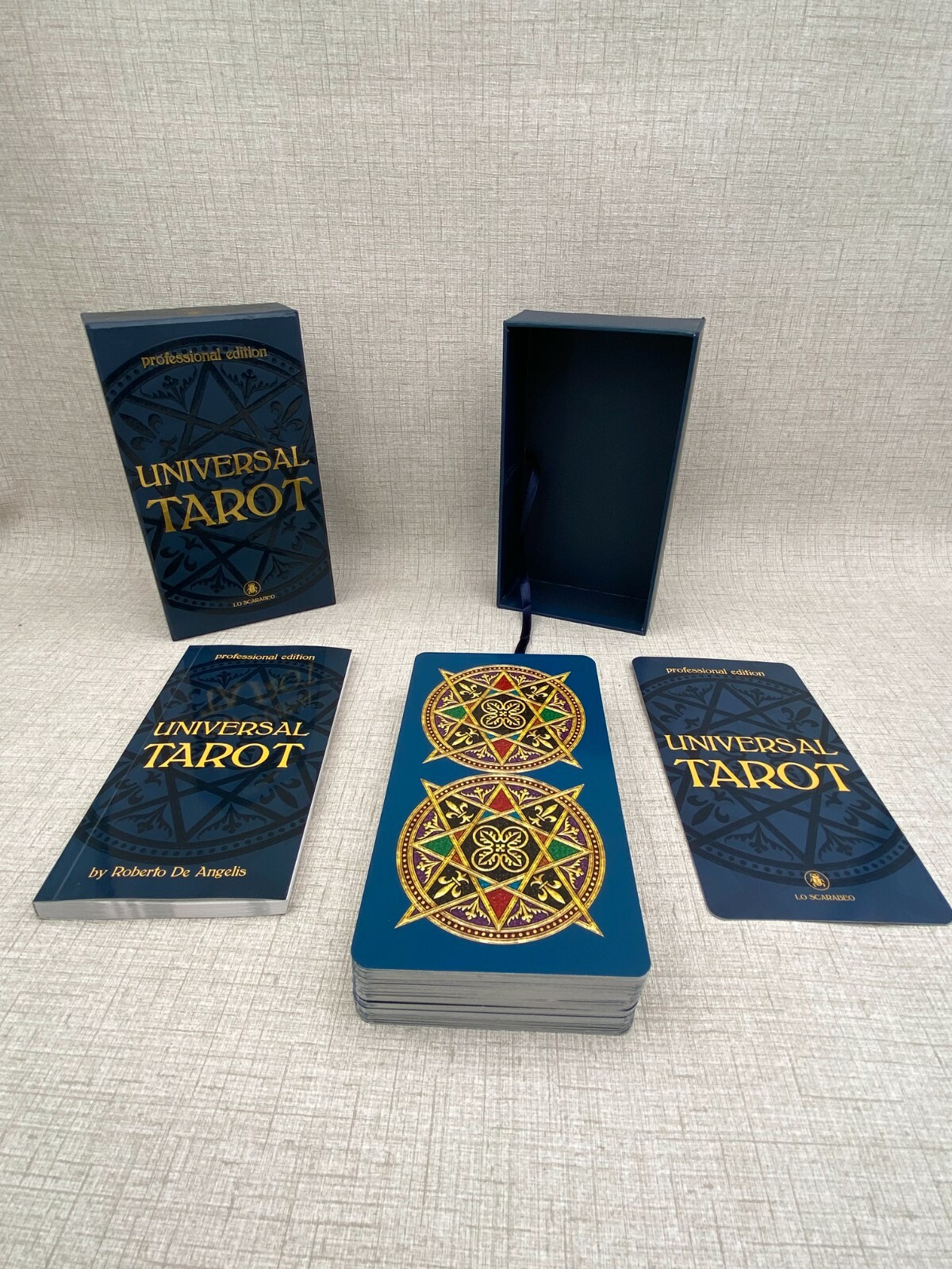 Universal Tarot Professional Edition Lo Scarabeo (English) 78 Card Set Book