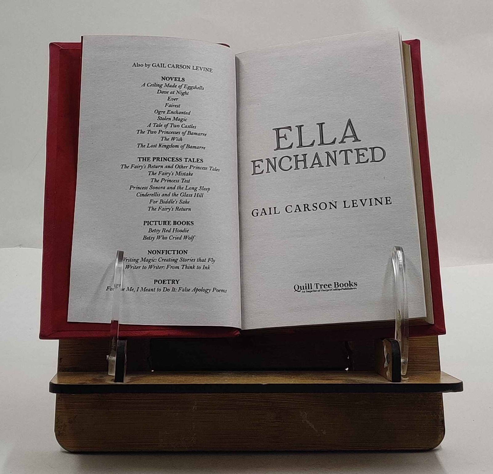 Ella Enchanted: A Newbery Honor Award Winner [PREMIUM LEATHER BOUND]