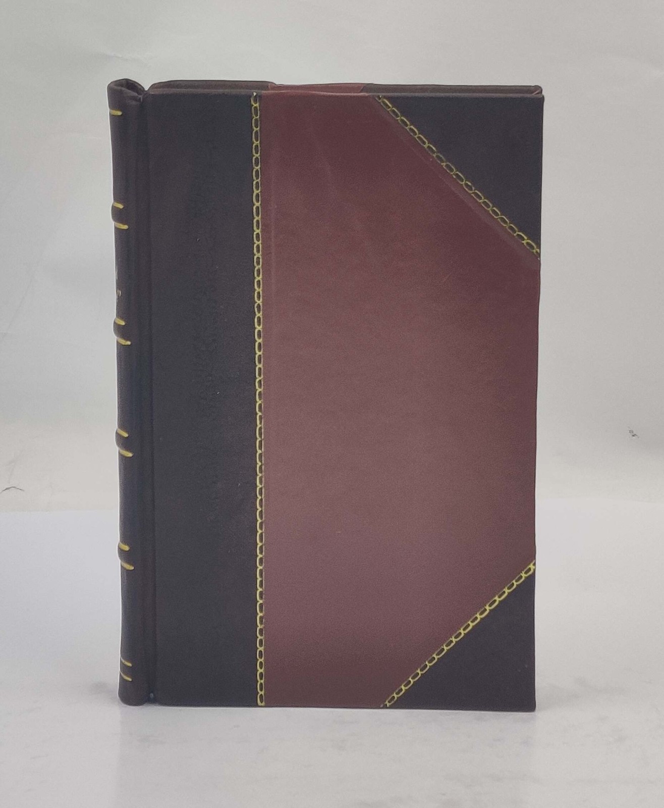 The „Grand grimore“ 1910 [Leather Crafted]