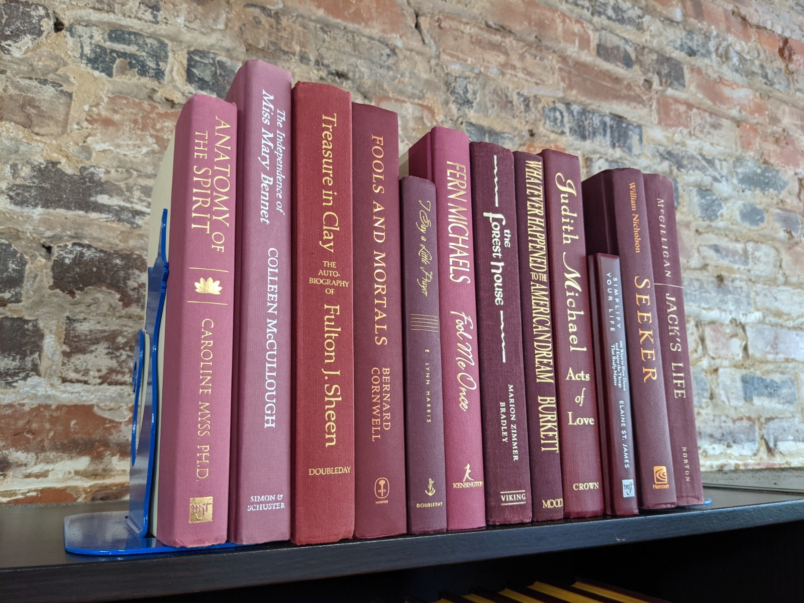 Books by the Foot | Color-Coordinated Decorative Hardcover Books, Decor, Staging