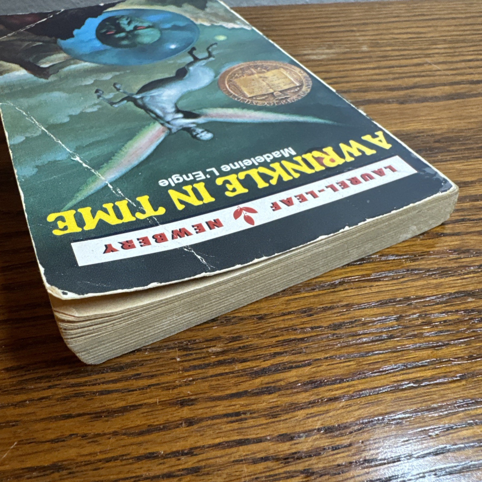 A Wrinkle in Time by Madeleine L’Engle 1976 PB Dell Laurel Leaf STRANGER THINGS