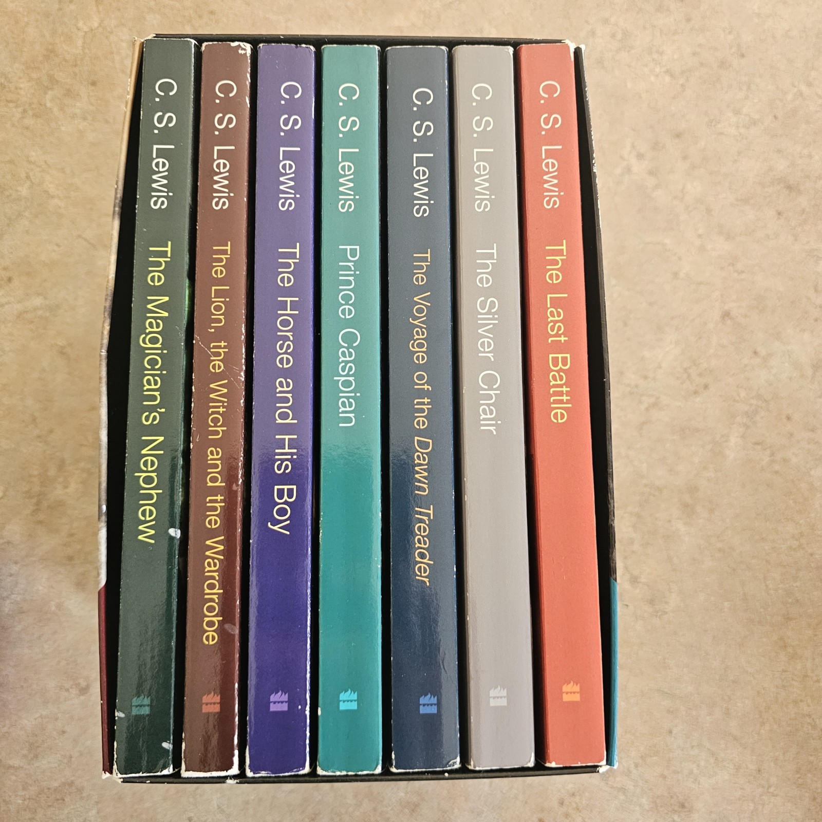 THE CHRONICLES OF NARNIA C. S. Lewis Series 7-Book Boxed Set