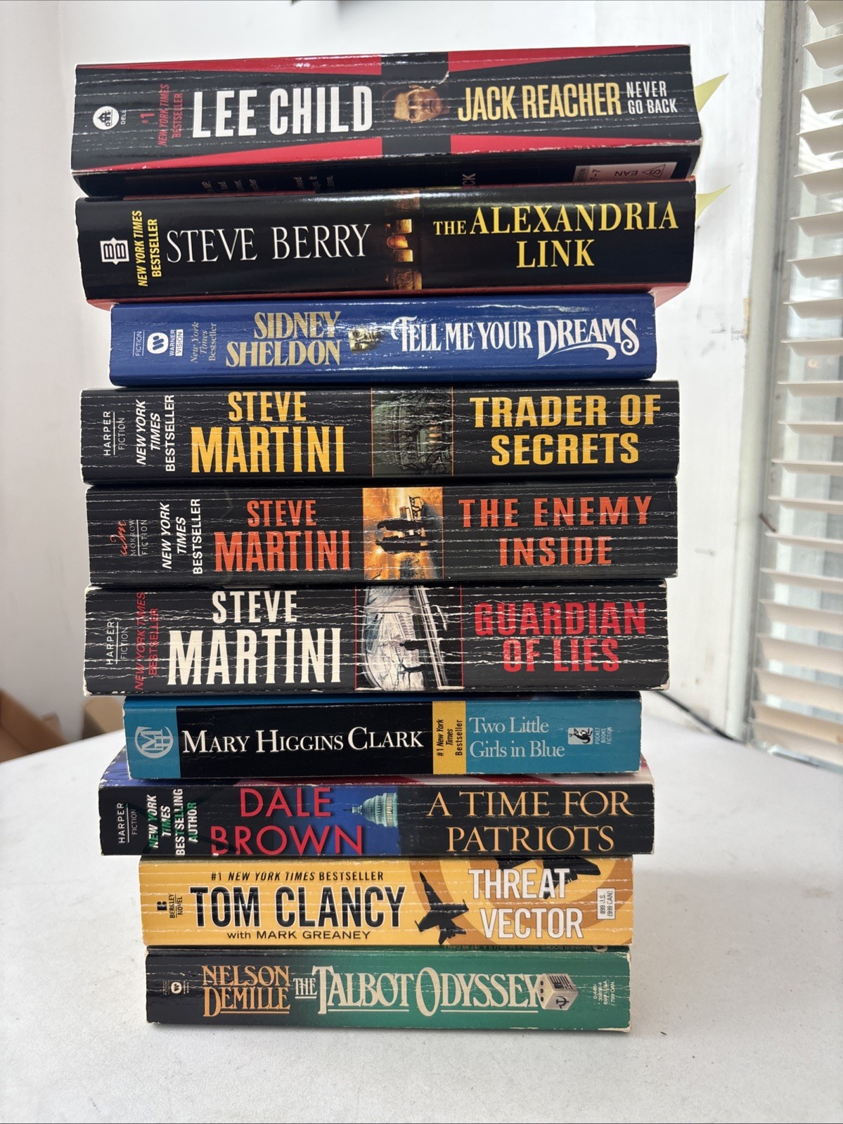 Lot of 10 – Mystery and Thrillers – Mixed Authors – FREE SHIPPING