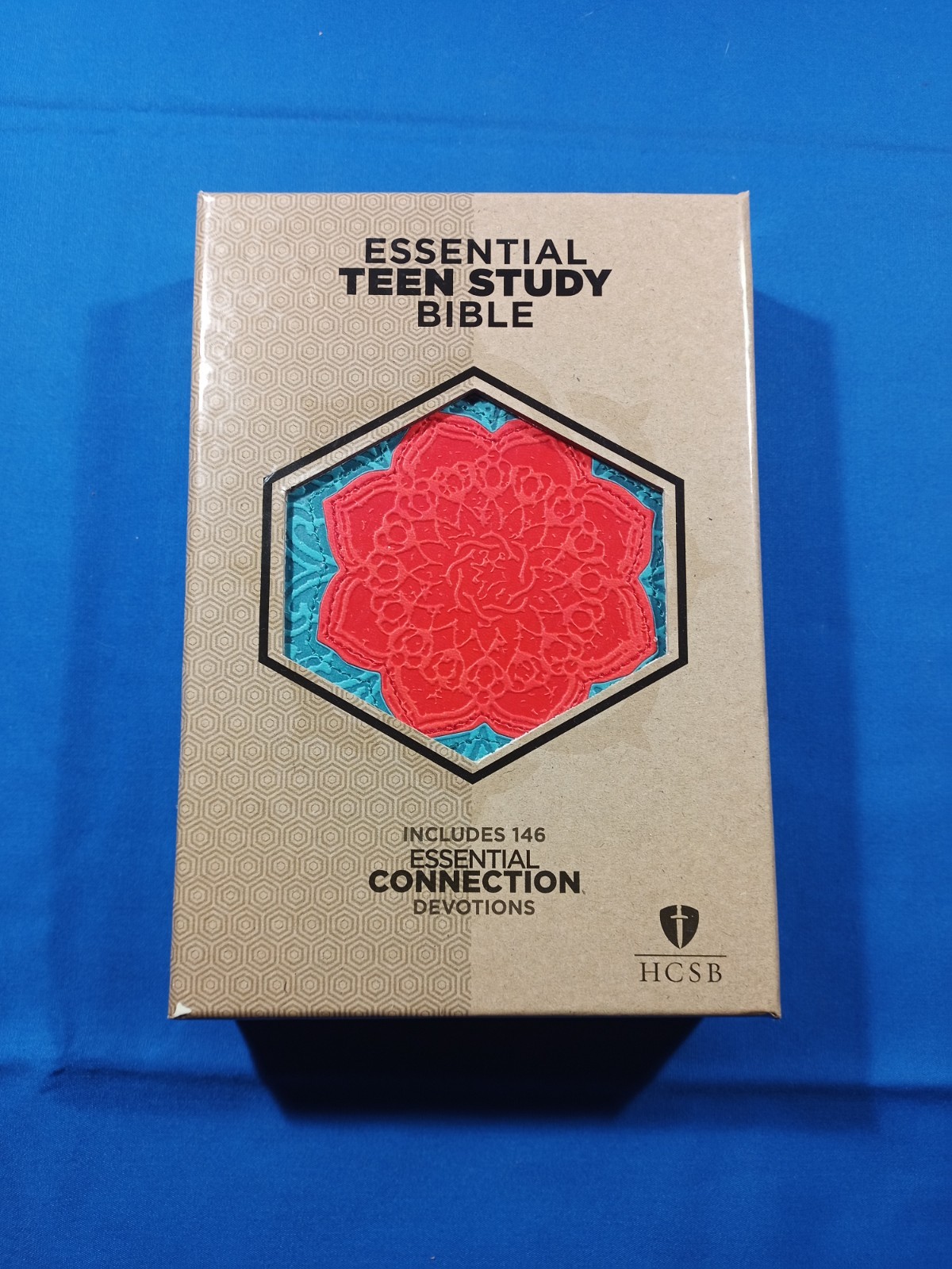 HCSB Essential Teen Study Bible Coral Flower Blue