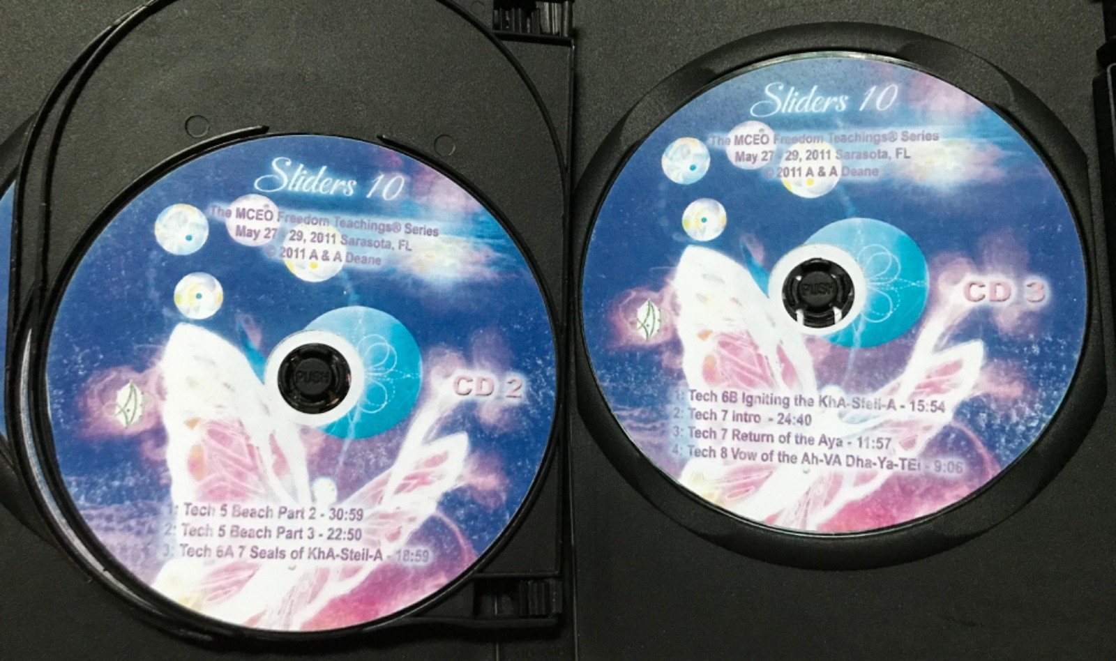 VOYAGERS, ASHAYANA DEANE, Sliders 10 BOOK, 54 Pages Sliders 10 DVD’S, 3 cd’s