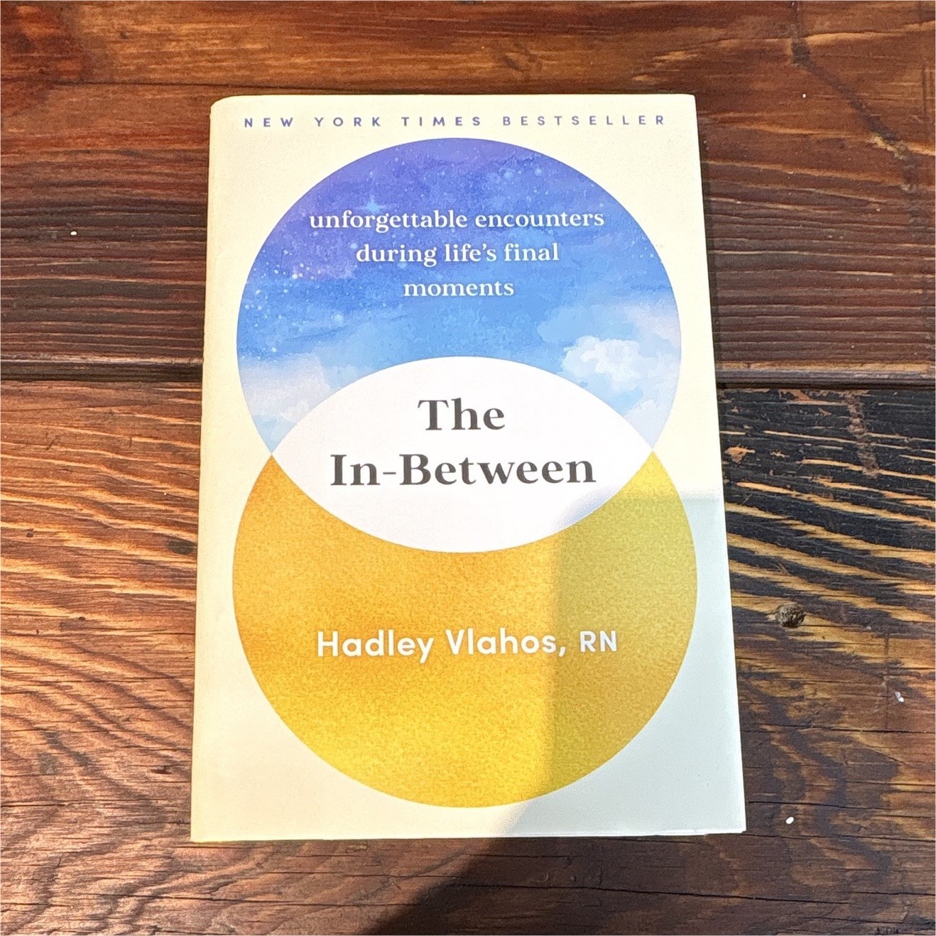 Hadley Vlahos, RN The In-Between Hardcover English Nonfiction Adults