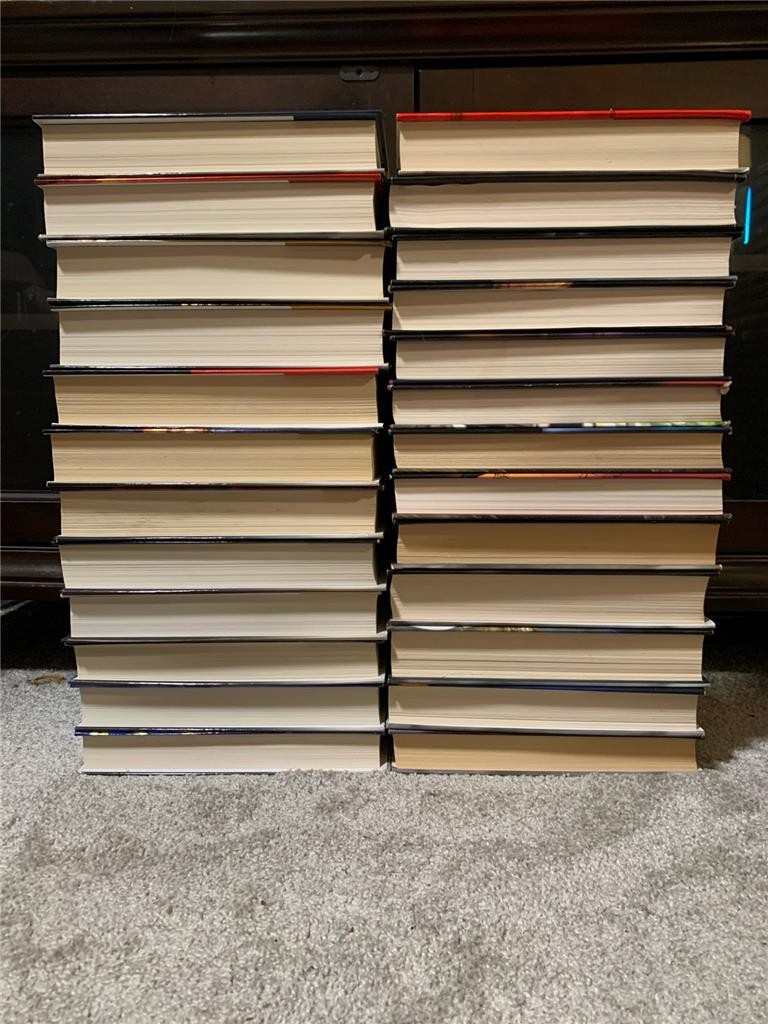Lot 25 COMPLETE Gabriel Allon 1-25 Danial Silva The Kill Artist Hardcover