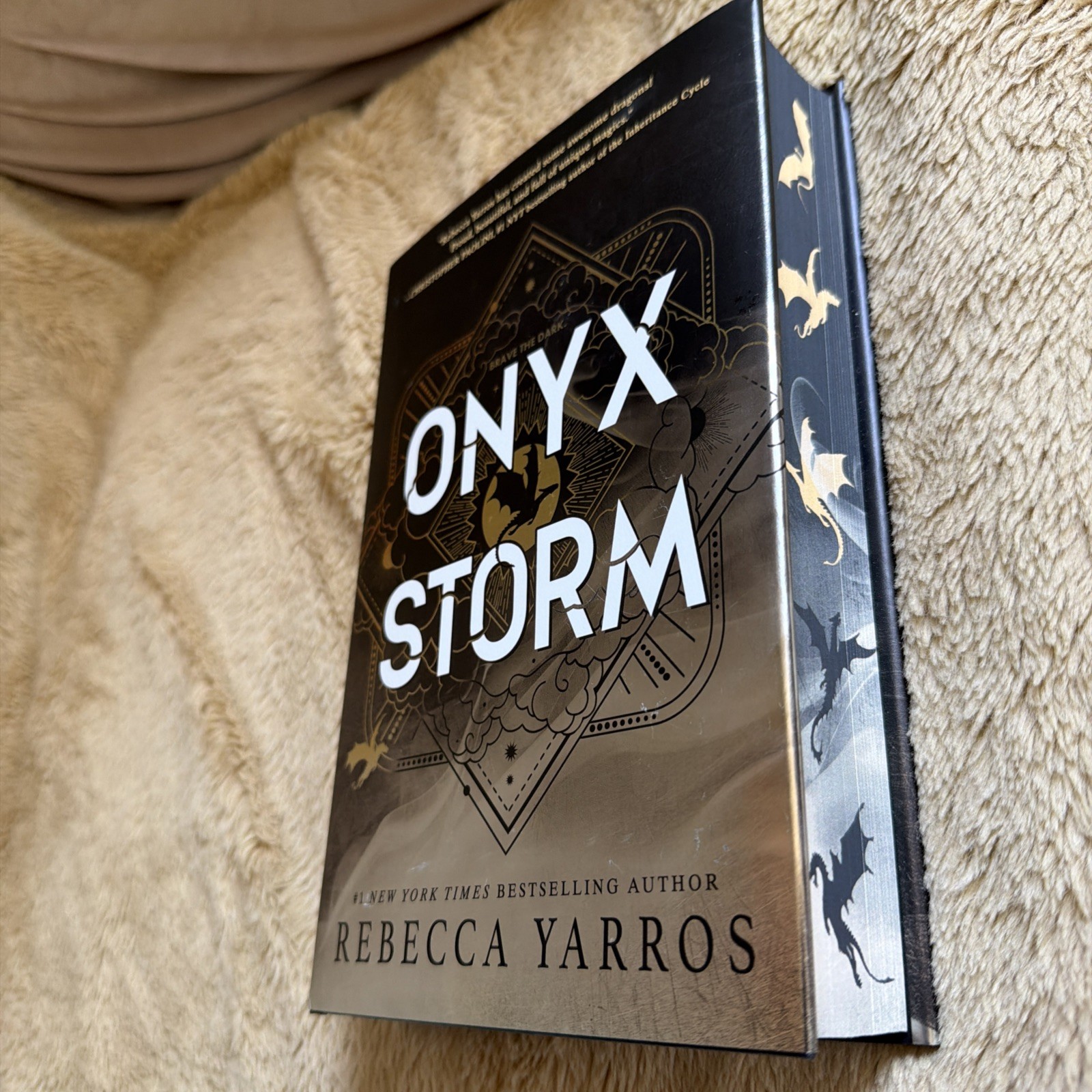ONYX STORM Deluxe Limited EDITION BOOK HARDCOVER ‼️SPRAYED EDGES ‼️