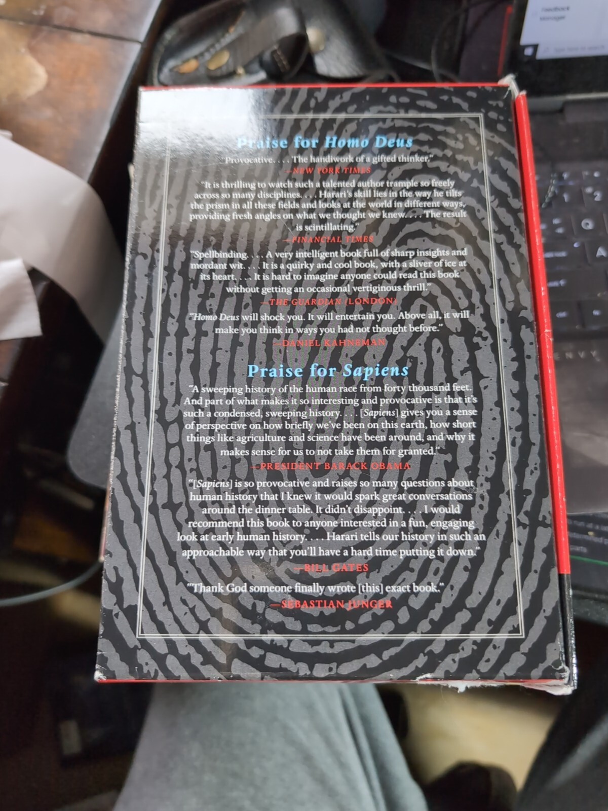 Yuval Noah Harari SAPIENS & HOMO DEUS 2-Book Boxed Set + Bonus Essays